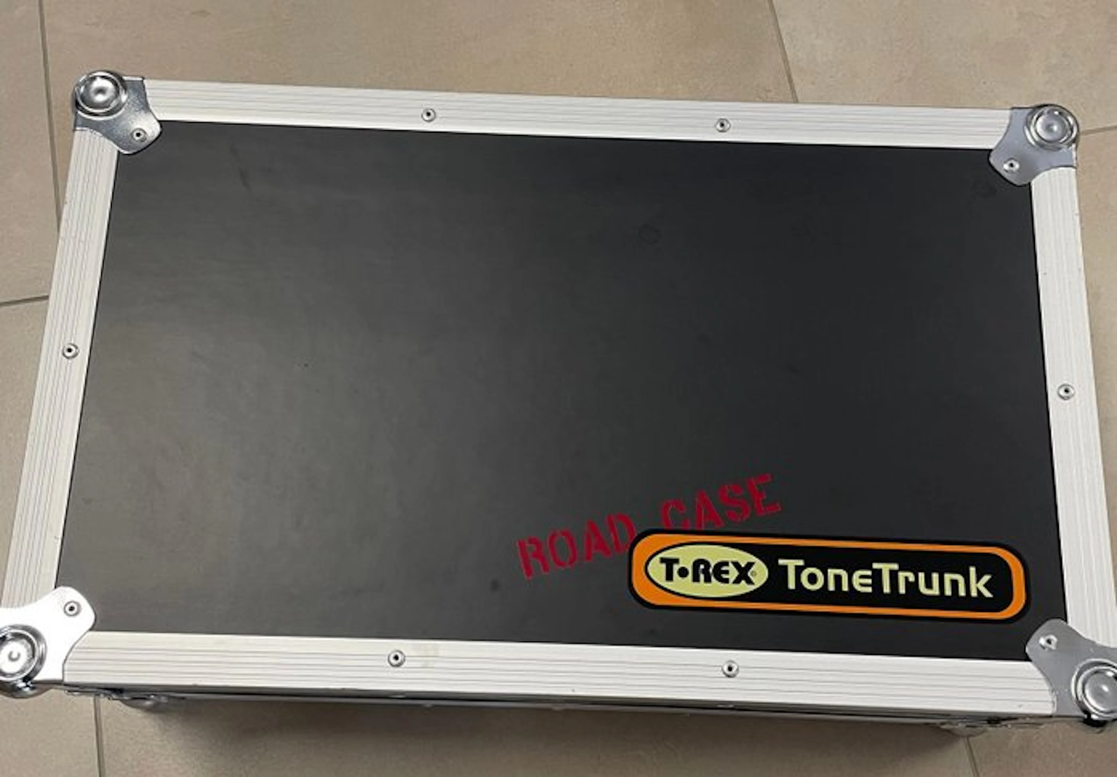 T-REX Tone Trunk Road Case 56 + Tonebug Overdrive e...