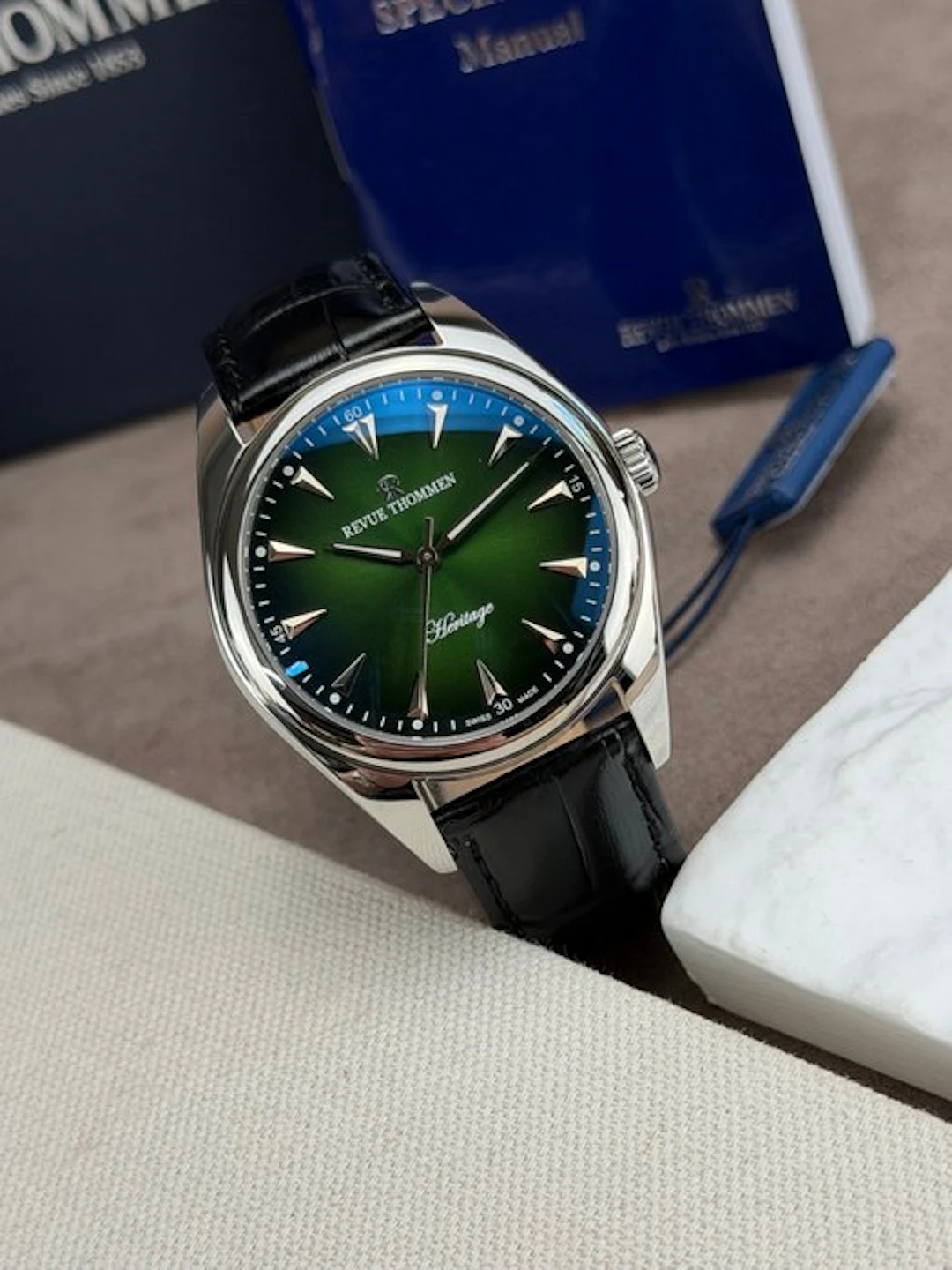 Revue Thommen - Heritage Automatic Green dial - 21010.2534 - Men - 2020-2025