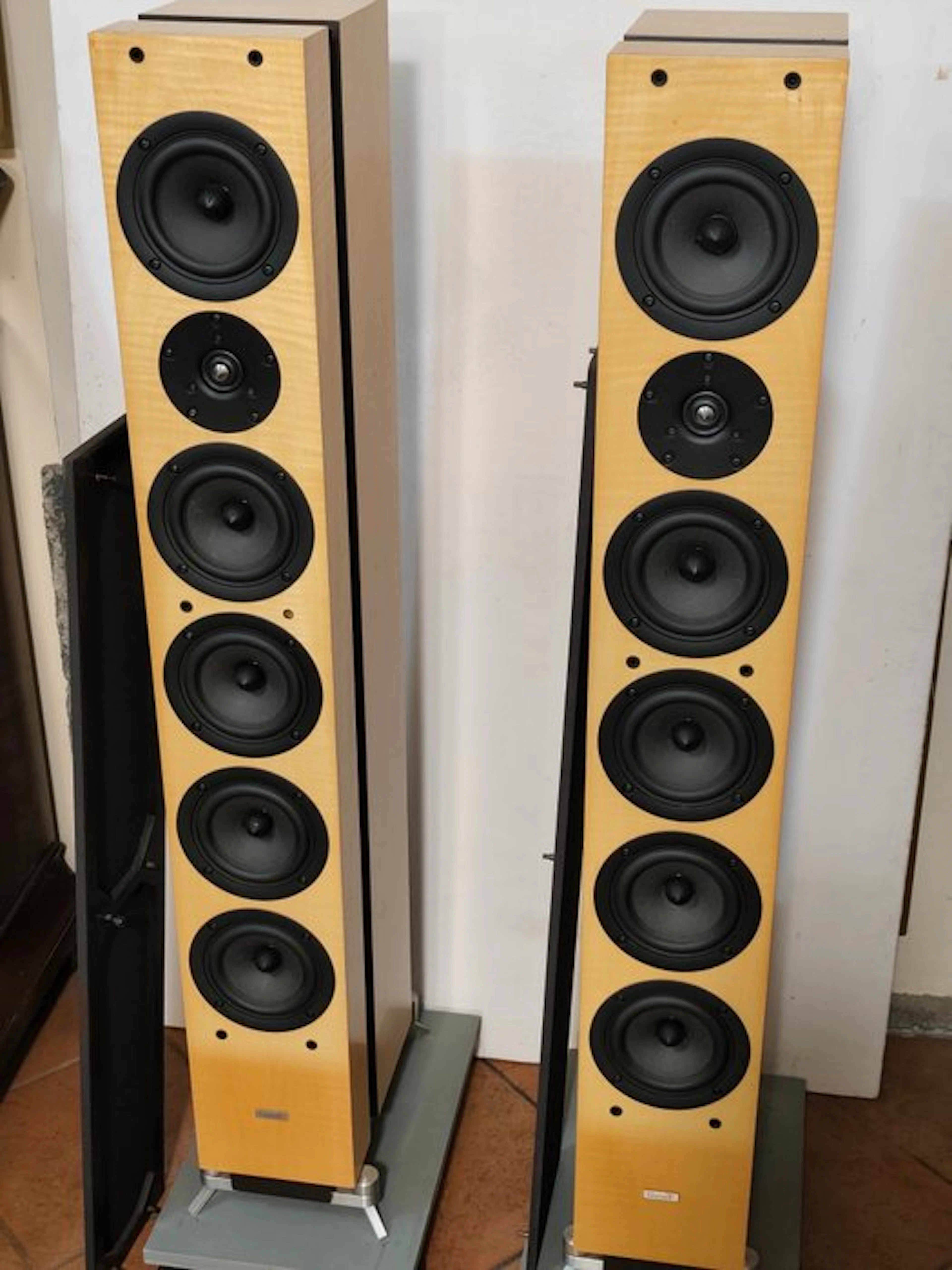 GamuT - Phi 7 Speaker set