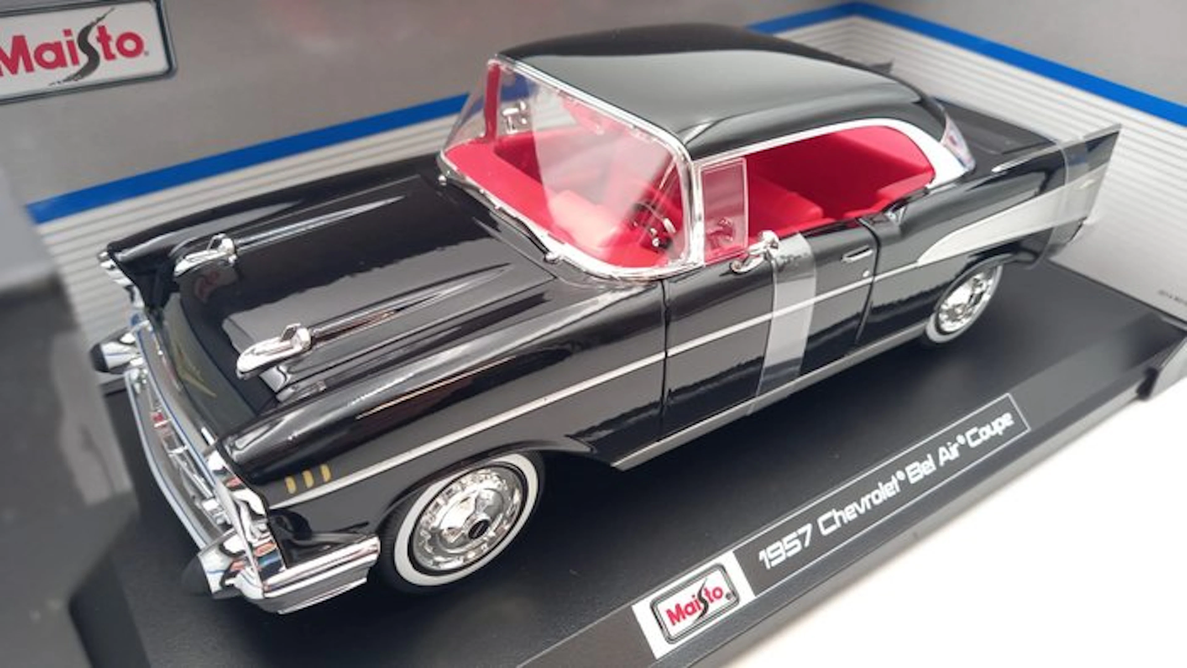 Maisto 1:18 - Model car - Chevrolet Bel Air Coupe 1957 - (cod.F27)