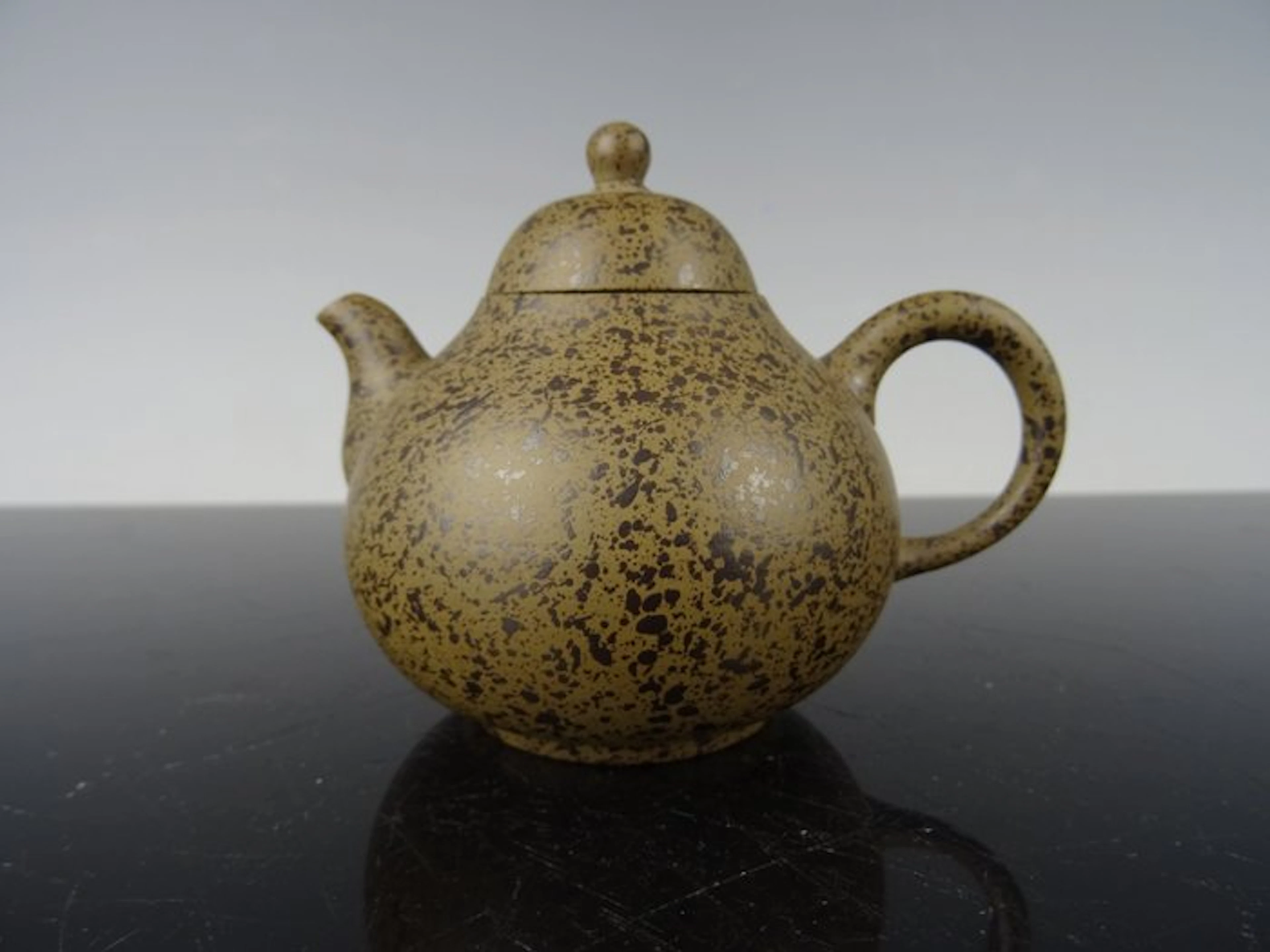 Teapot - Yixing clay