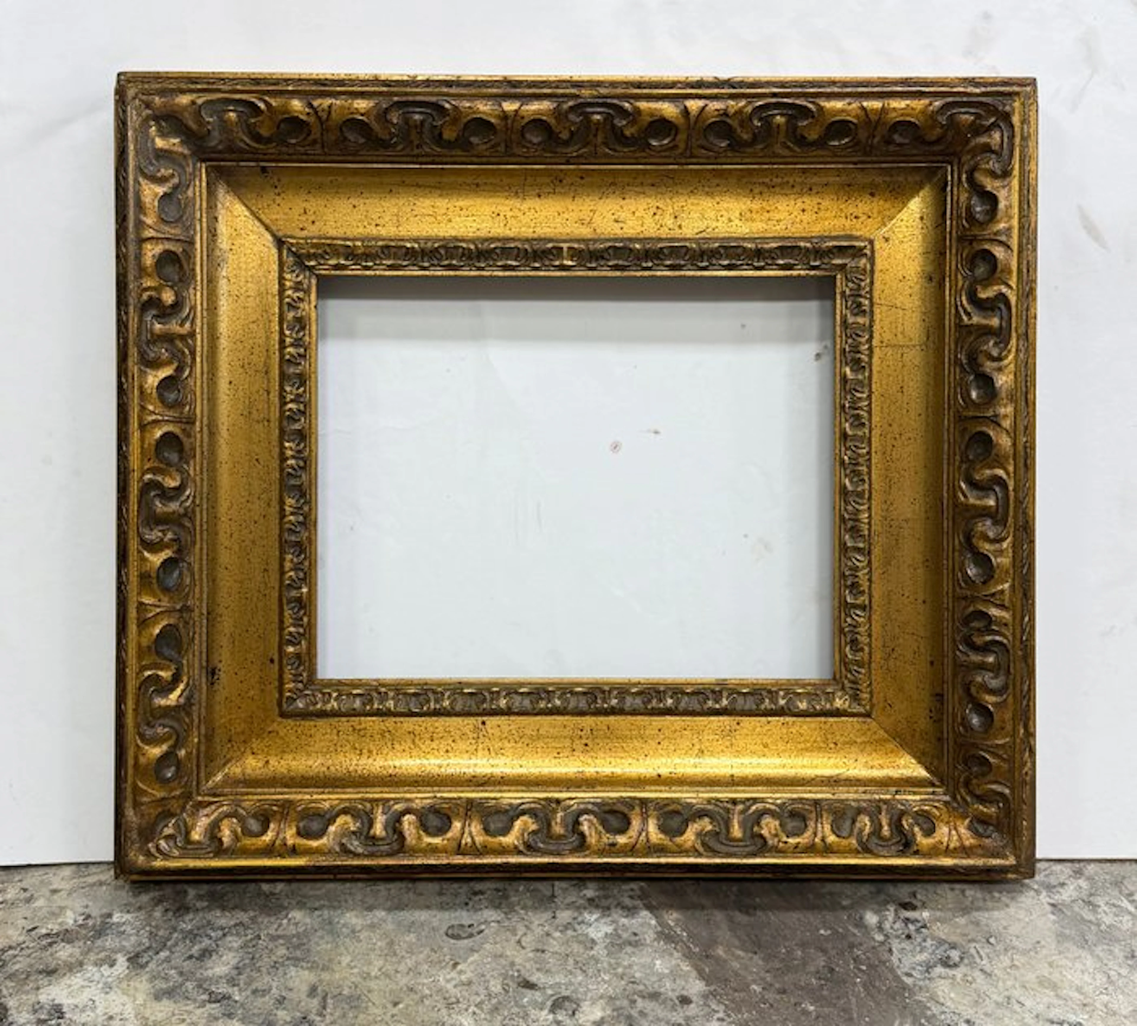 Frame - Wood, Gold - golden frame