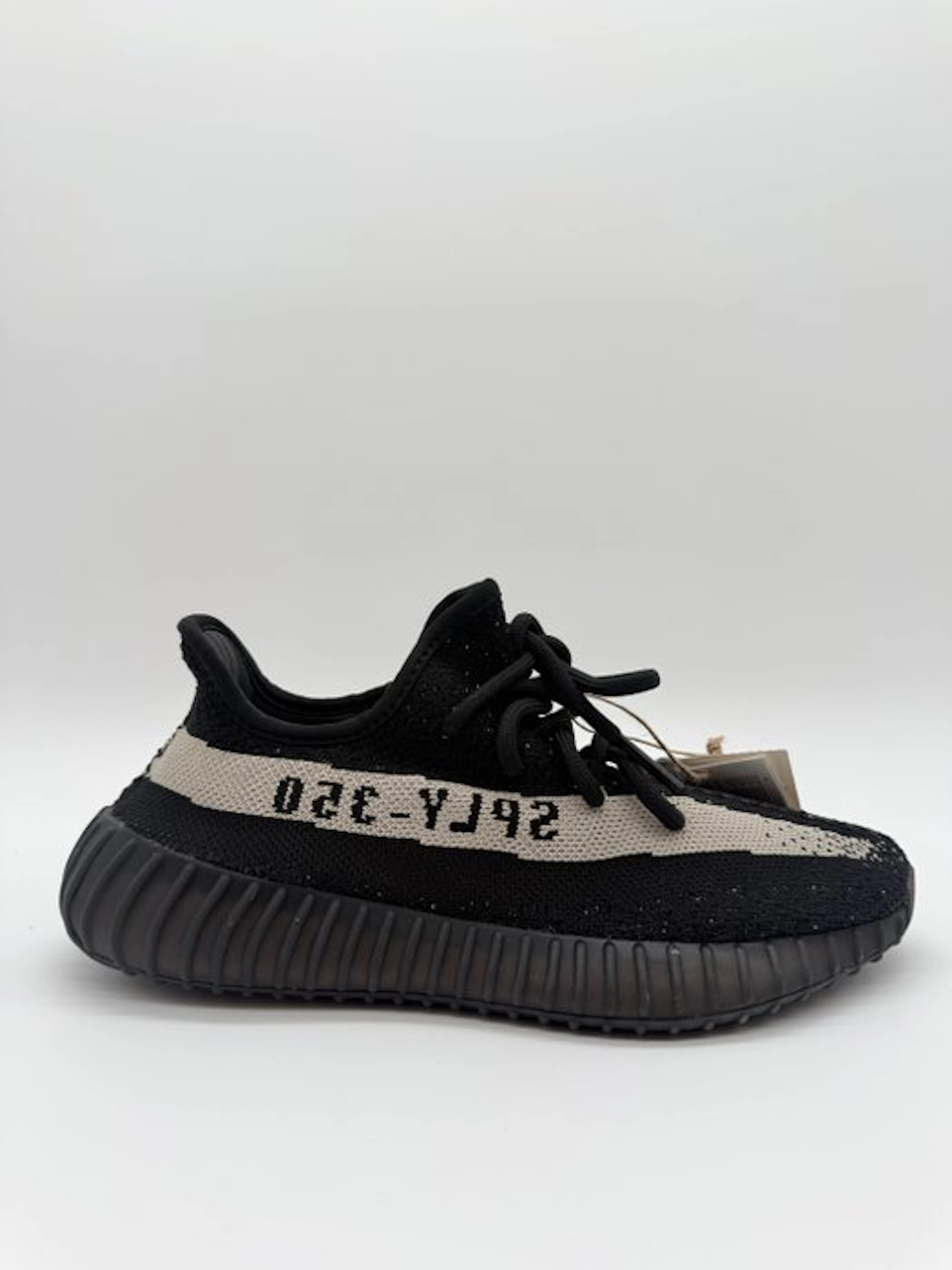 Yeezy X Adidas - Yeezy Boost 350 V2 Core Black White...