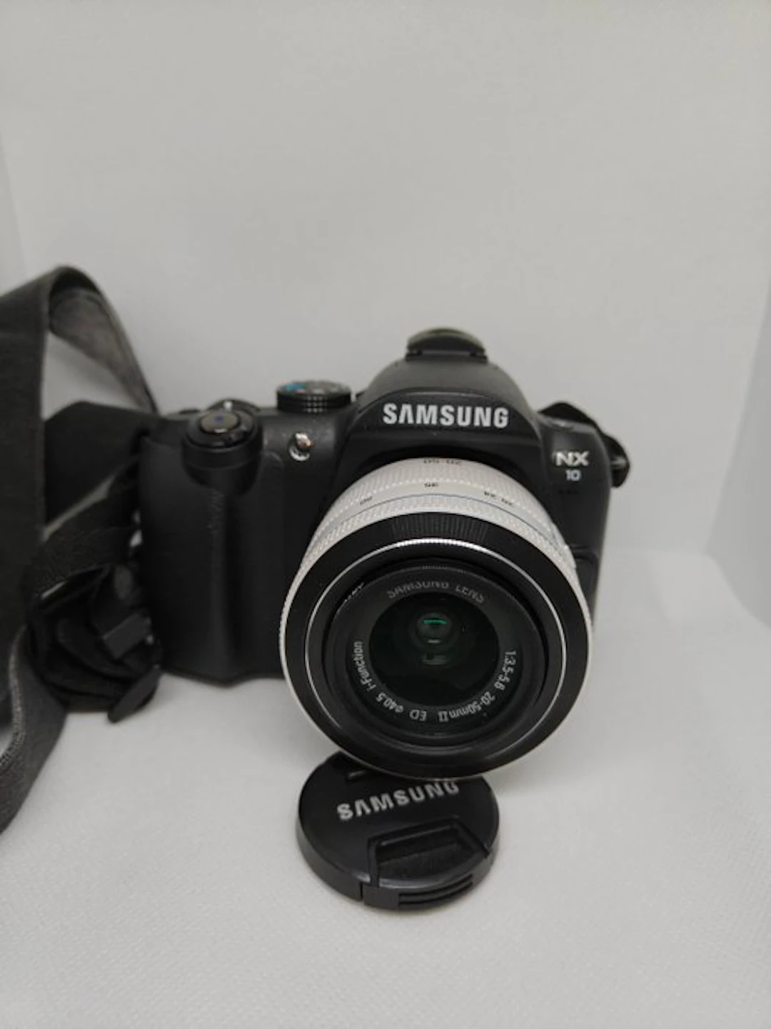 Samsung NX10 Mirrorless camera