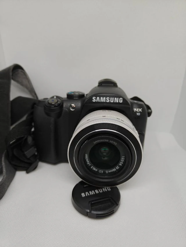 Samsung NX10 Mirrorless camera