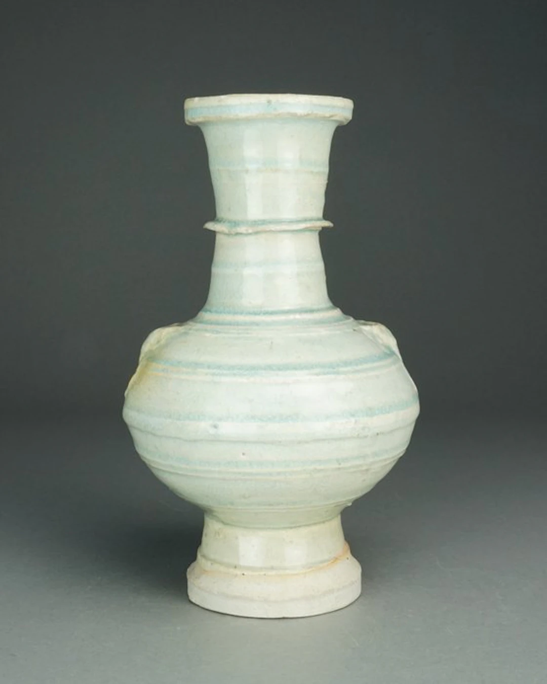 Vase - Porcelain - Qingbai - China - Song Dynasty