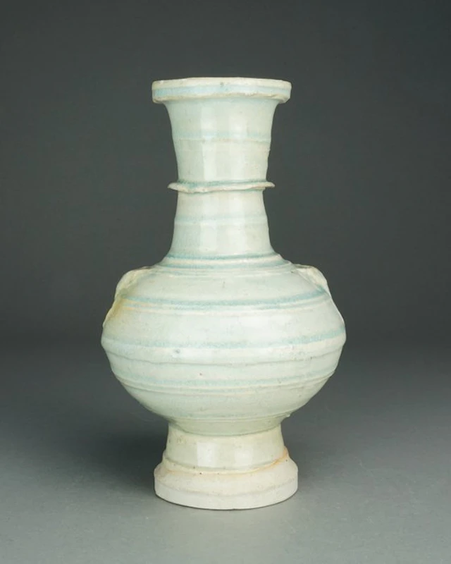 Vase - Porcelain - Qingbai - China - Song Dynasty
