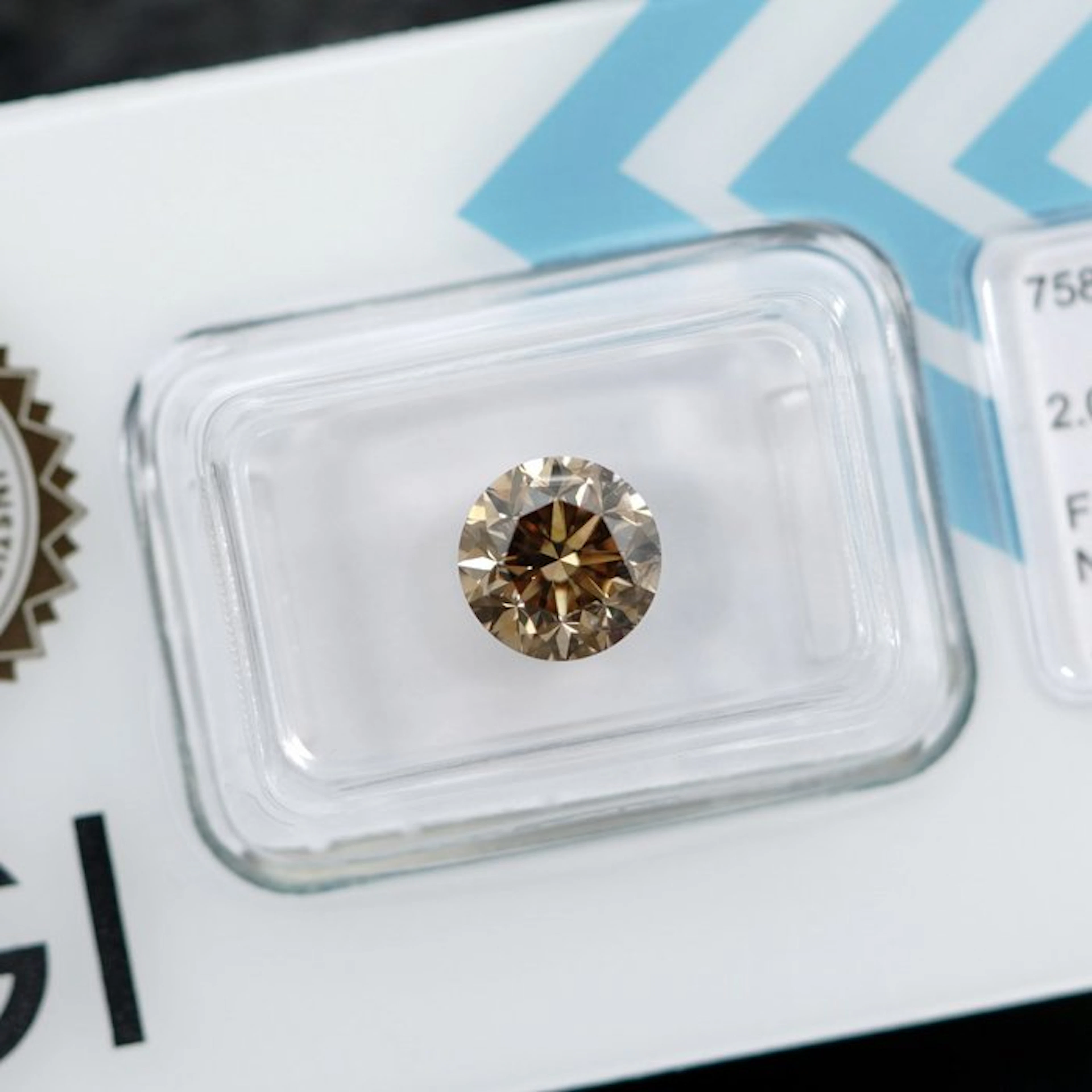 1 pcs Diamond (Natural coloured) - 2.00 ct - Round...