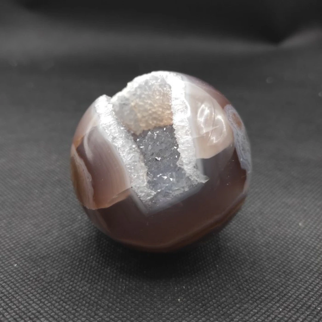 Agate Sphere - Height: 6.6 cm- 300 g - (1)