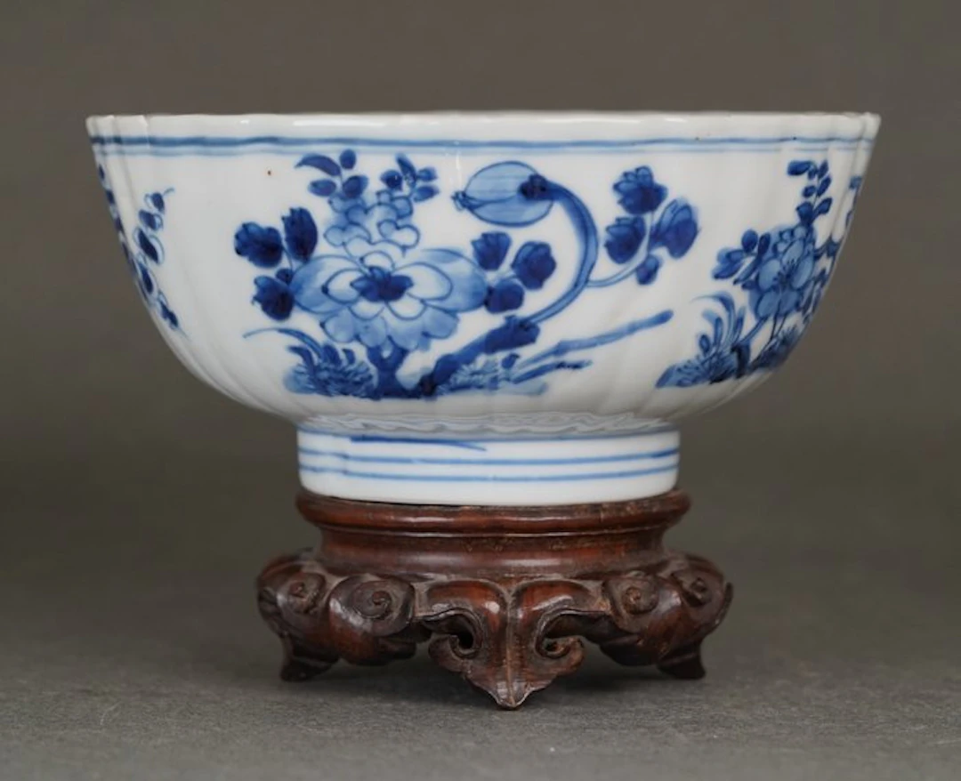 Kangxi (1662-1722) - Bowl - Large Chrysanthemum