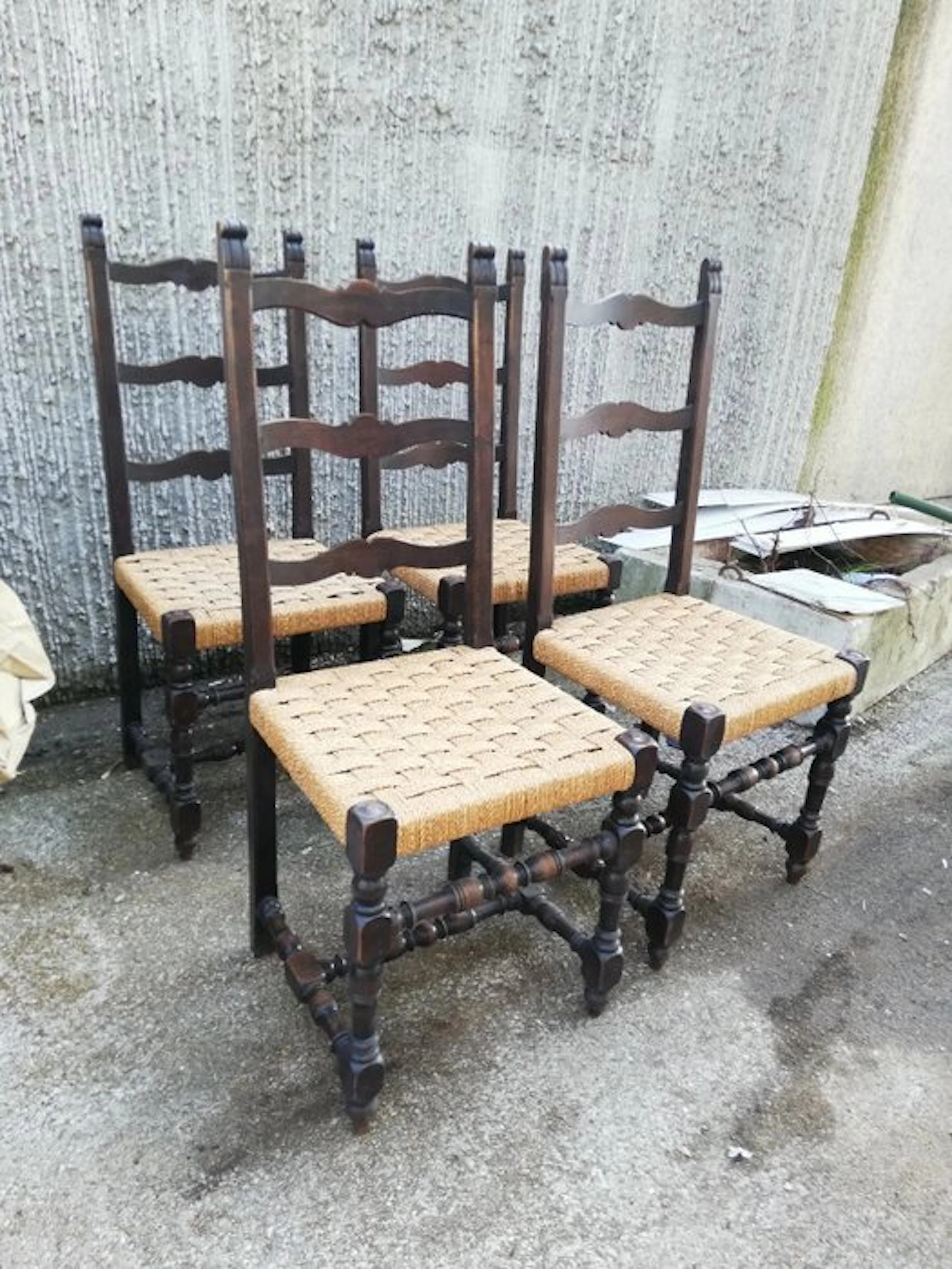 Chair (4) - Wood - thrones