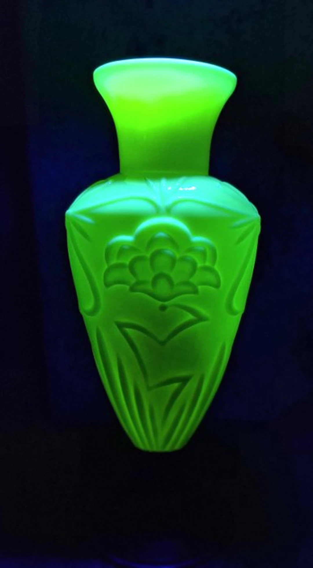 Vase - Uranium glass