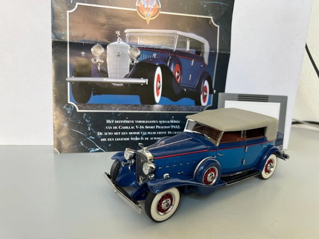 Franklin Mint 1:24 - Model sports car - Cadillac Phaeton...