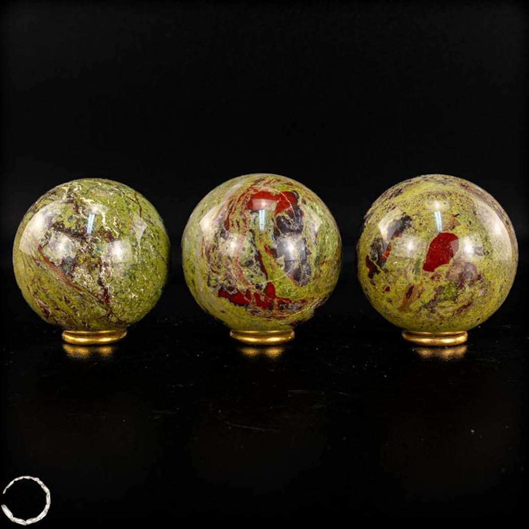 Natural Dragon's Blood Jasper Sphere Set – intense green...