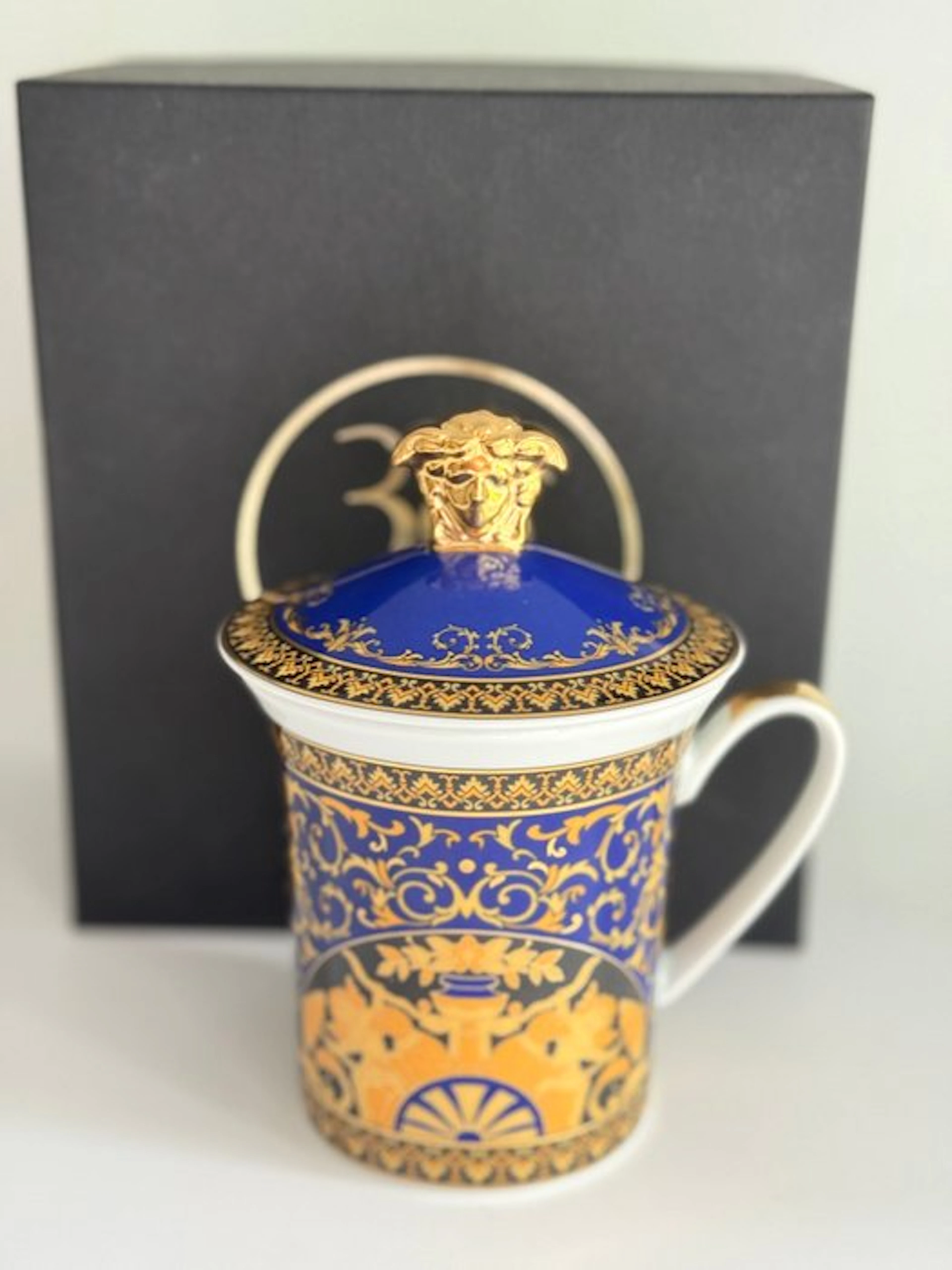 Rosenthal - Versace - Mug - MEDUSA Blue Mug with Lid / 30...