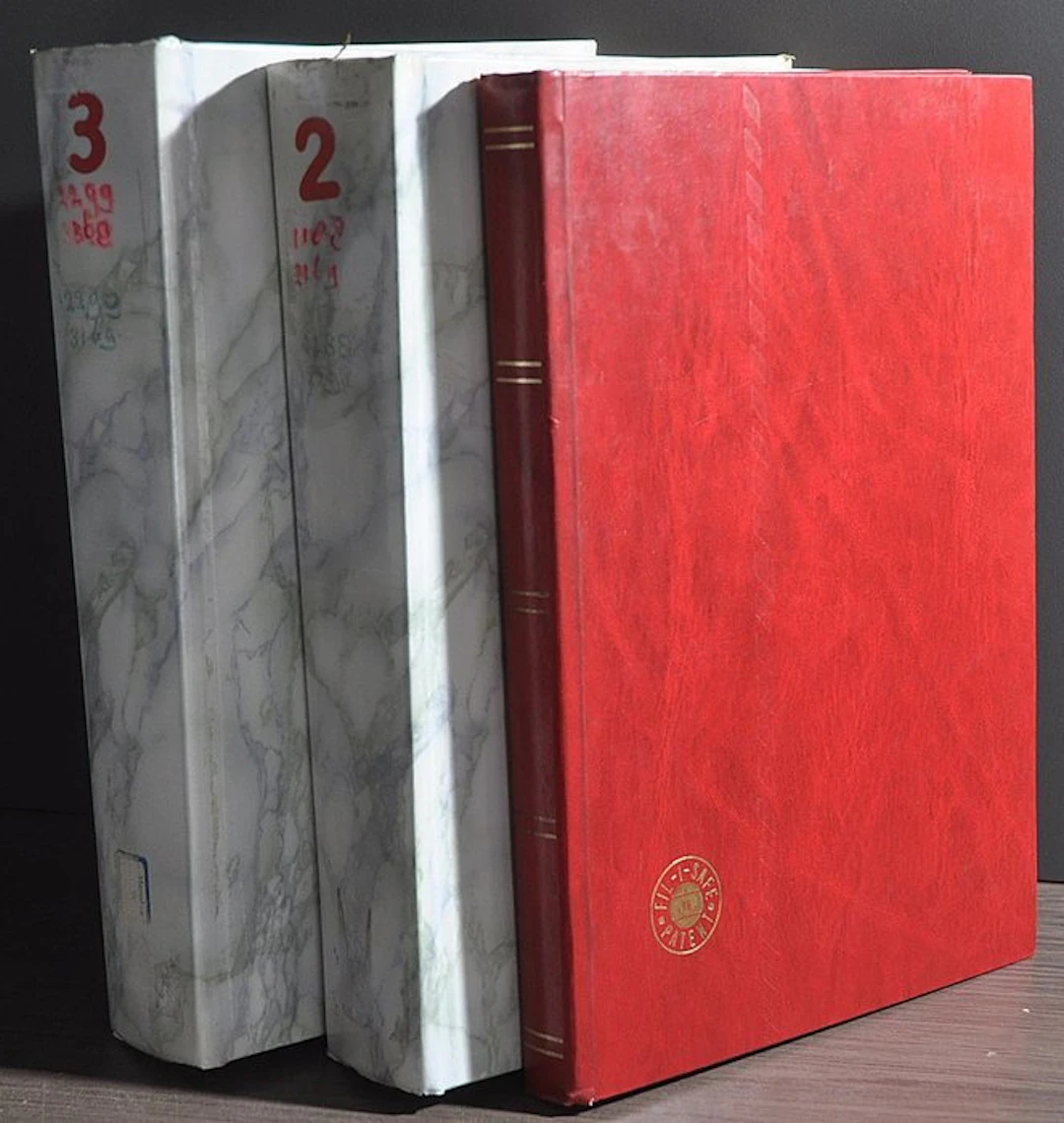 France - A substantial stock with quantities between 1958 and 1998 in 2 folders