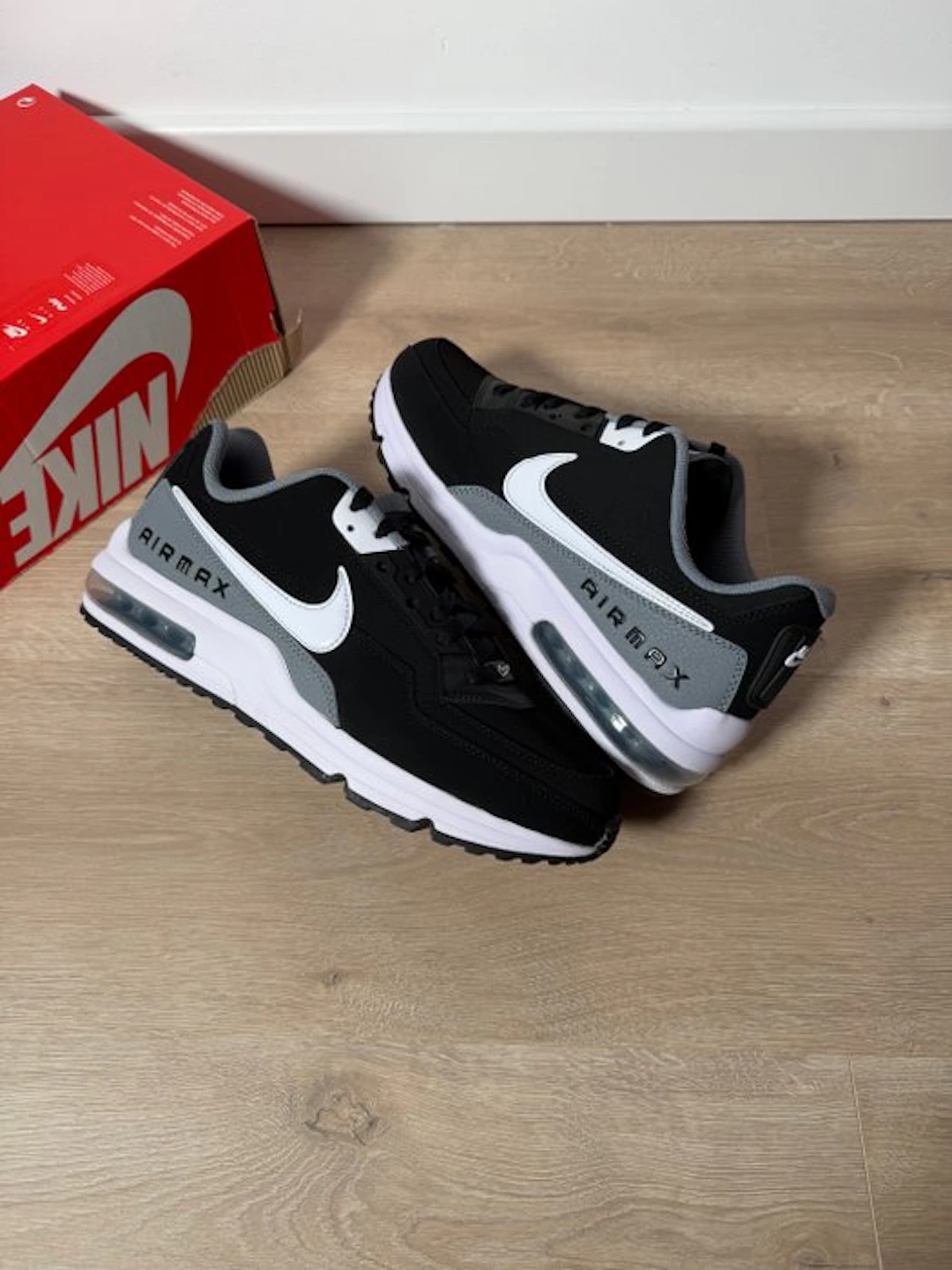 Nike - Sneakers - Size: EU 45.5 - New with tags