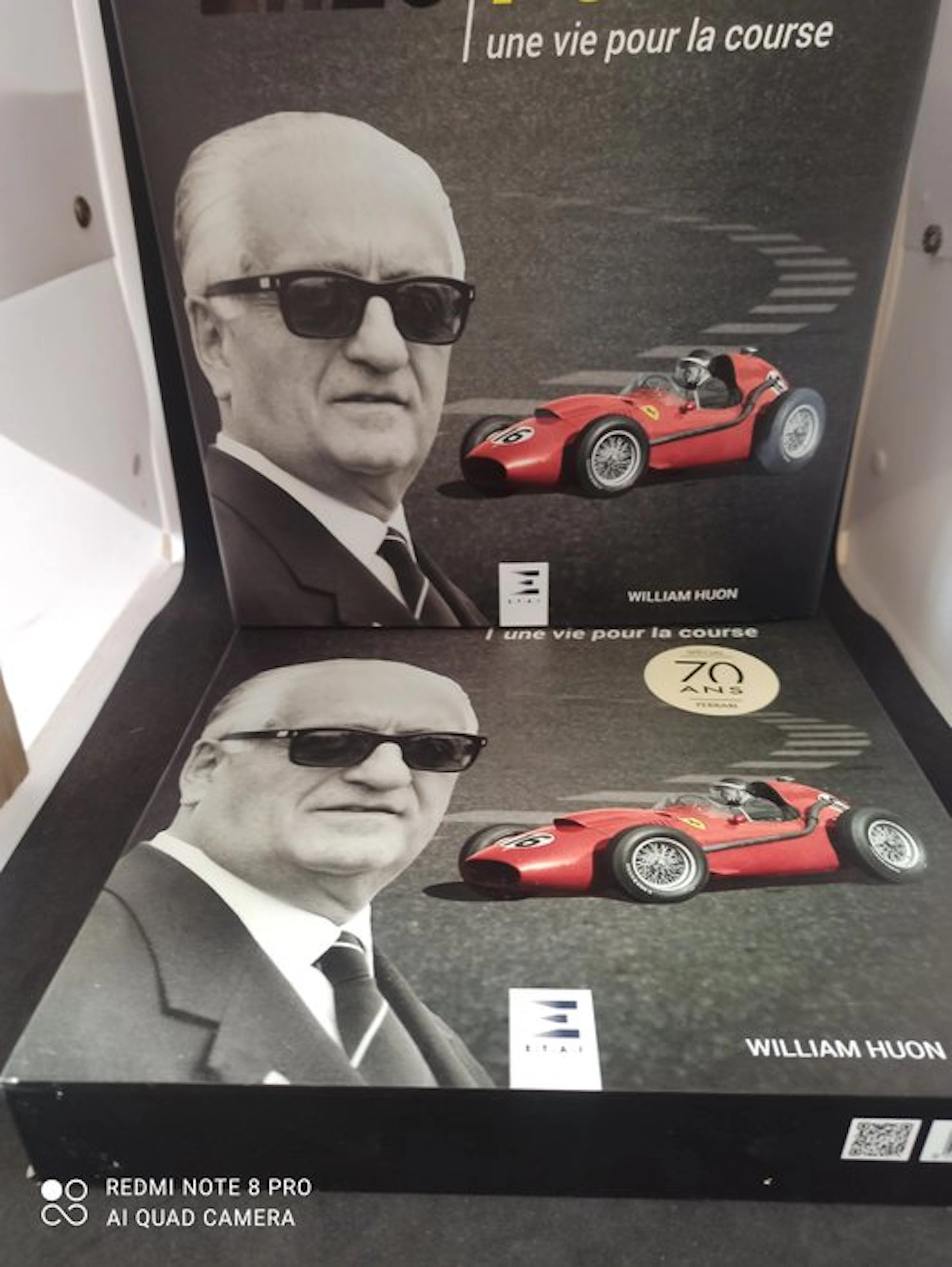 ETAI Format 25/31 cm - Model car - Livre enzo- Ferrari...