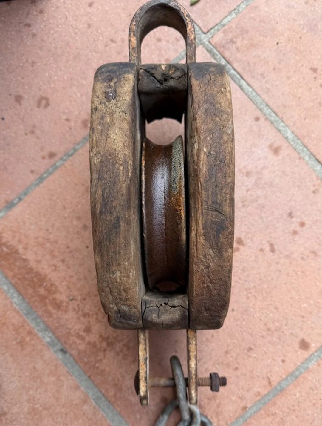 Industrial equipment - France - Ancient Pulley