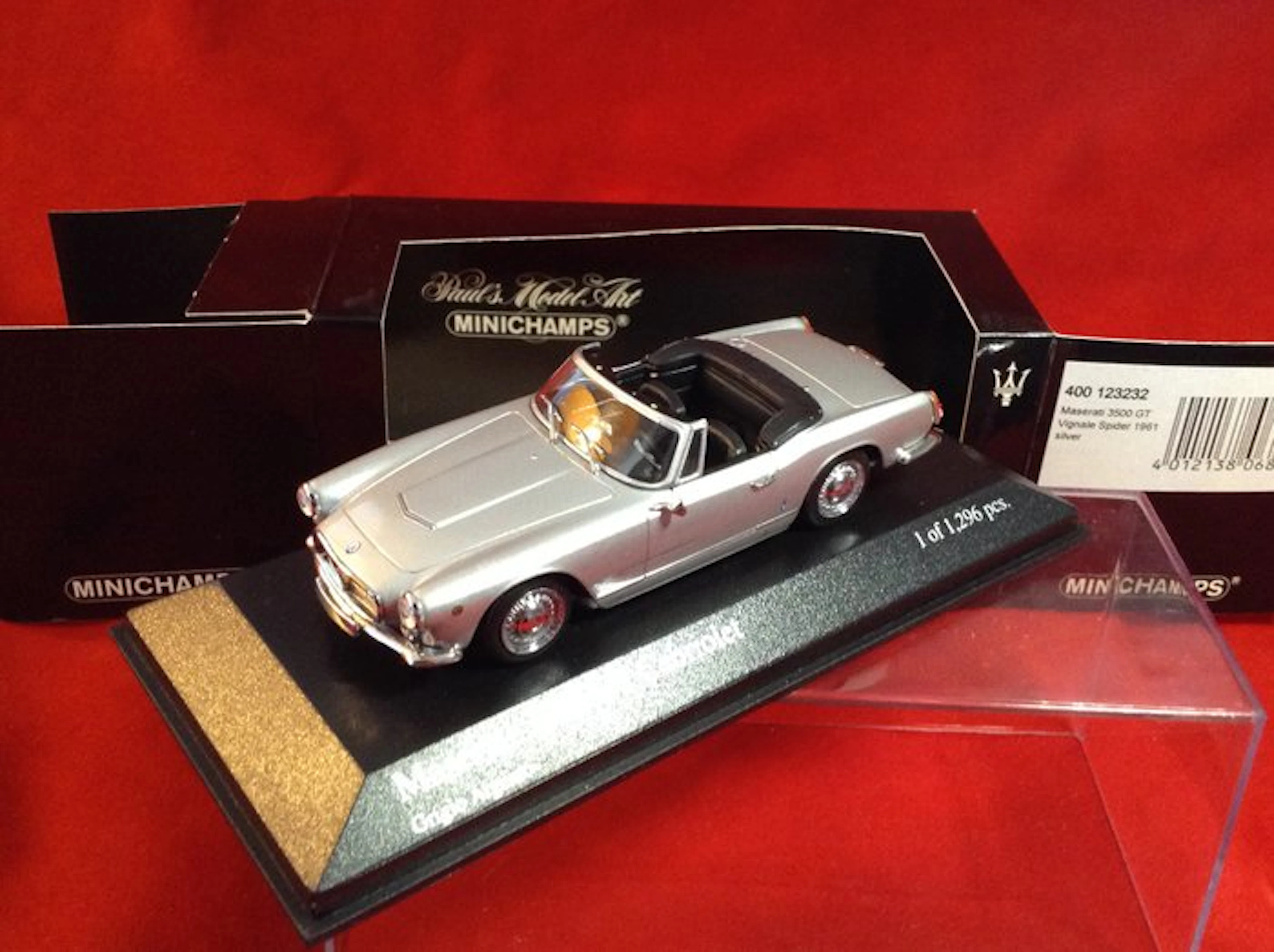MiniChamps 1:43 - Model sports car - ref