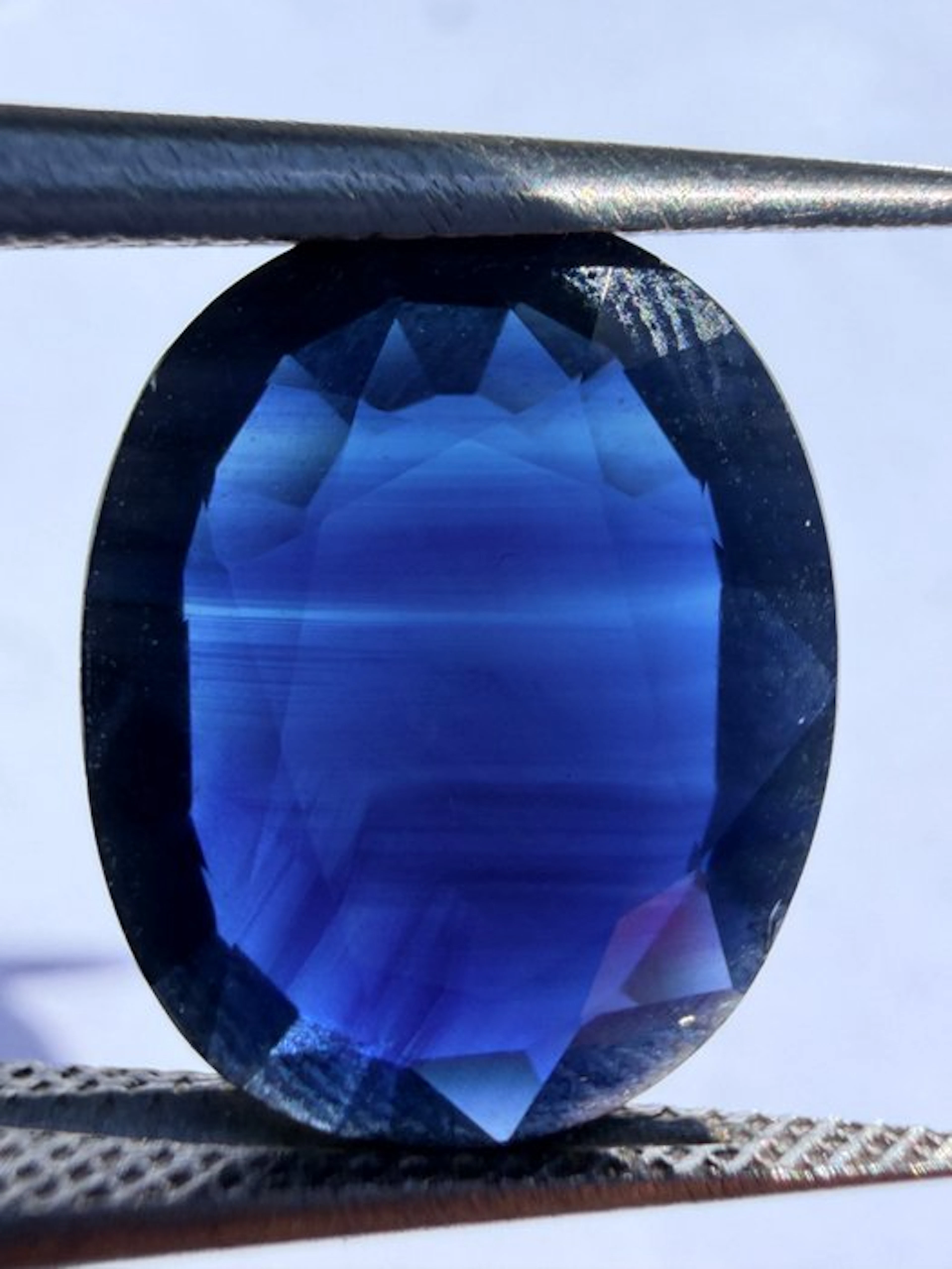 Blue Sapphire - 5.55 ct - Antwerp Laboratory for Gemstone Testing (ALGT)