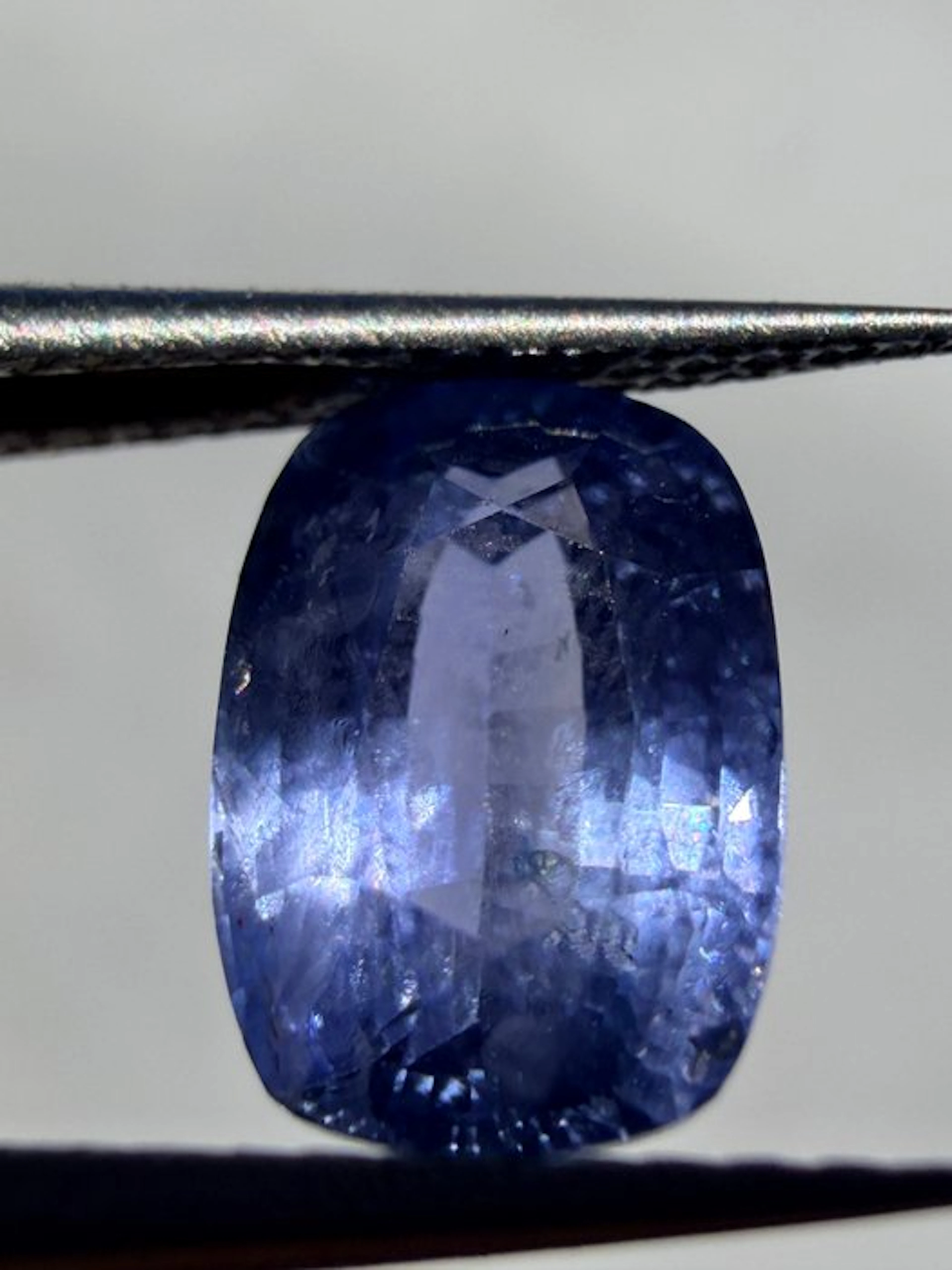 Blue Sapphire - 1.95 ct - Antwerp Laboratory for Gemstone...