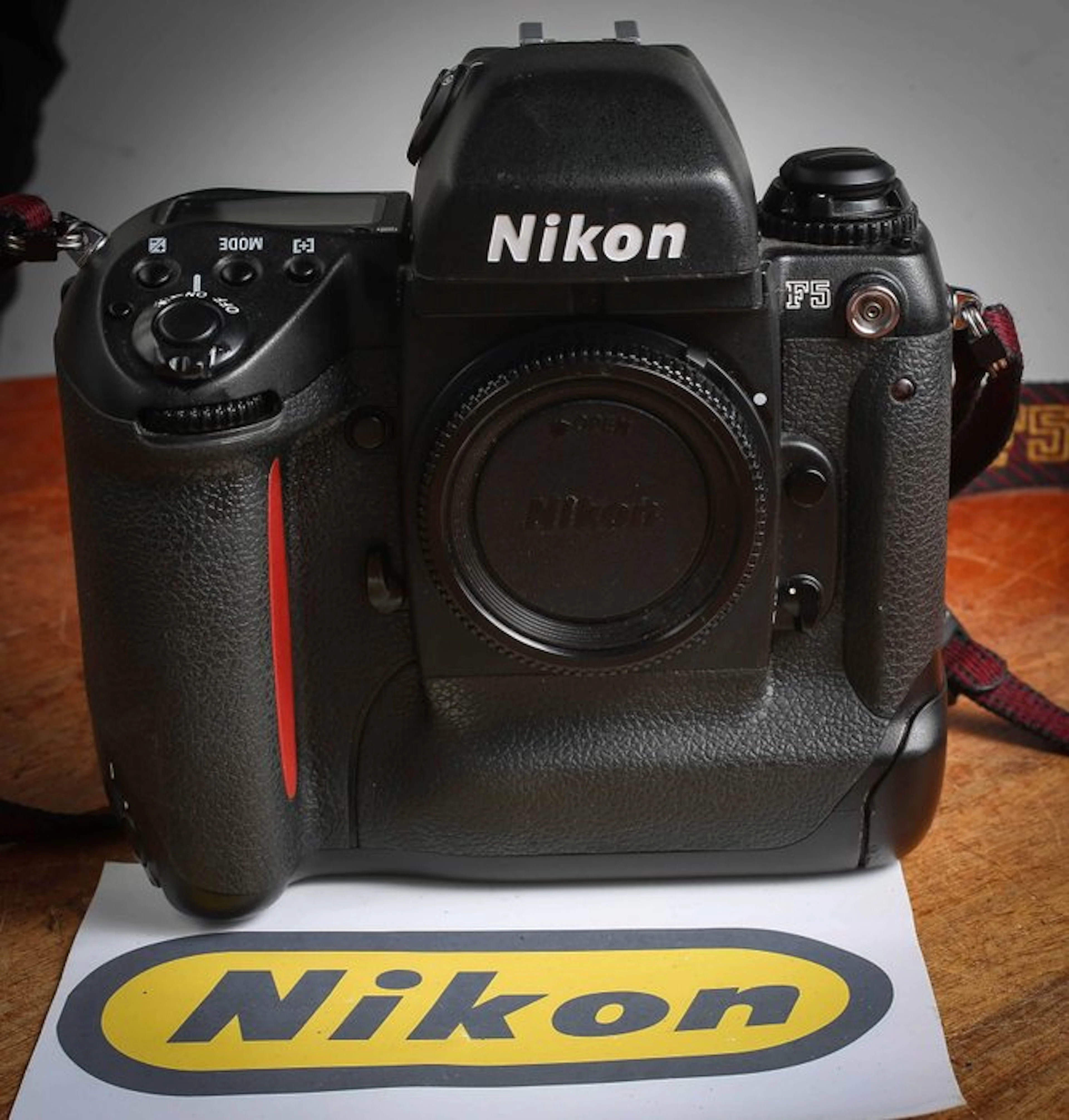 Nikon F5 à réviser ou réparer Single lens reflex camera (SLR)