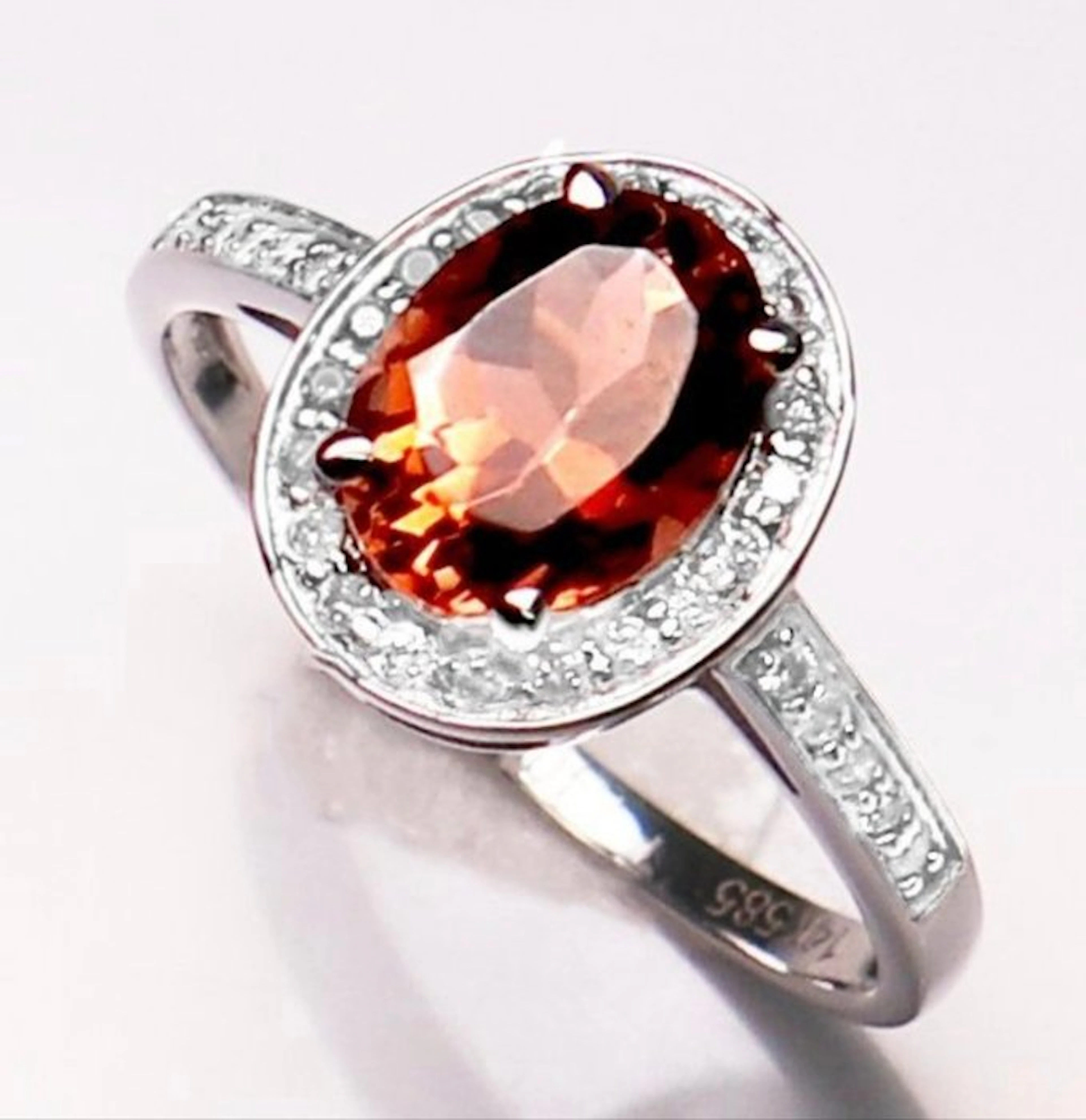 No reserve price - Ring - 14 kt. White gold - 1,64ct. tw. Tourmaline - Diamond