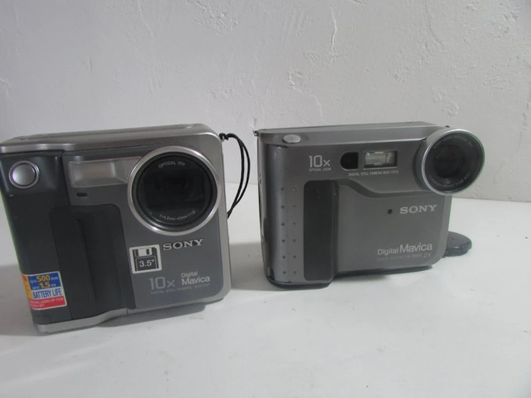 Sony MVC-FD7; MVC-FD73 Digital camera