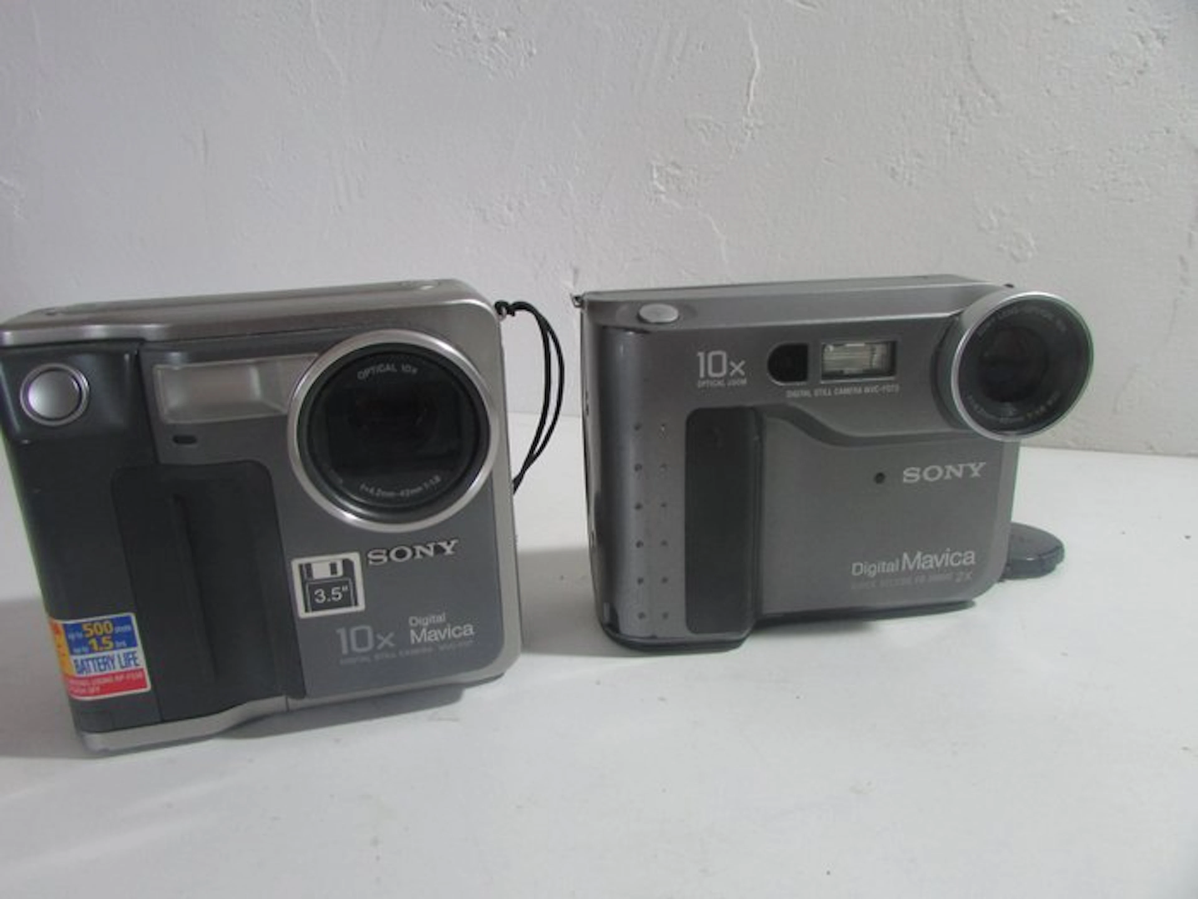 Sony MVC-FD7; MVC-FD73 Digital camera