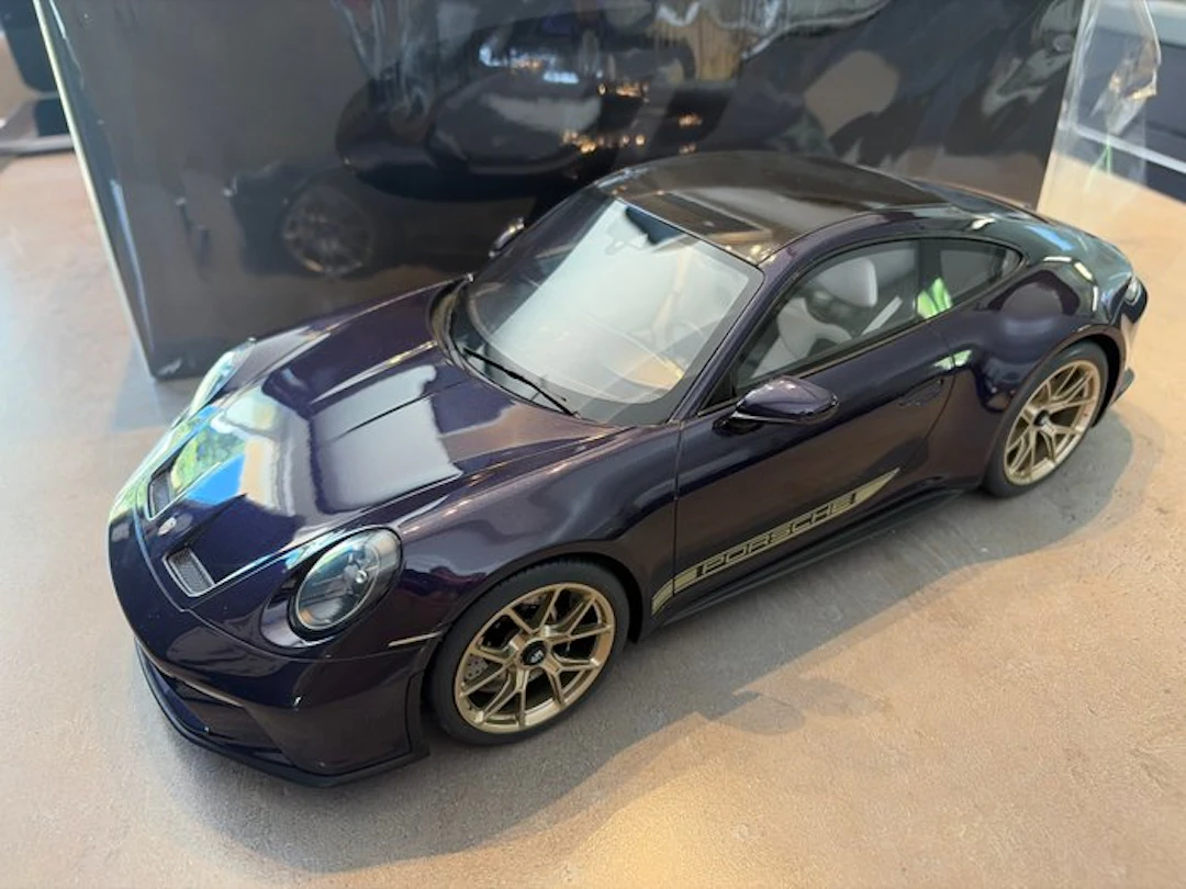 GT Spirit 1:12 - Model sports car - Porsche 911 GT3 Touring type 992 - 2021