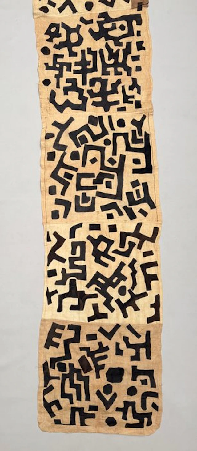 Textile 310 cm. - Kuba - DR Congo (No reserve price)