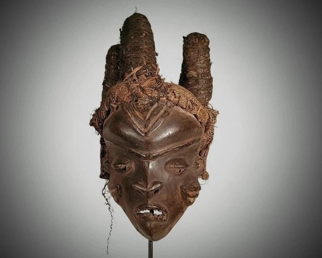Mask "mbuya" - Pende - DR Congo