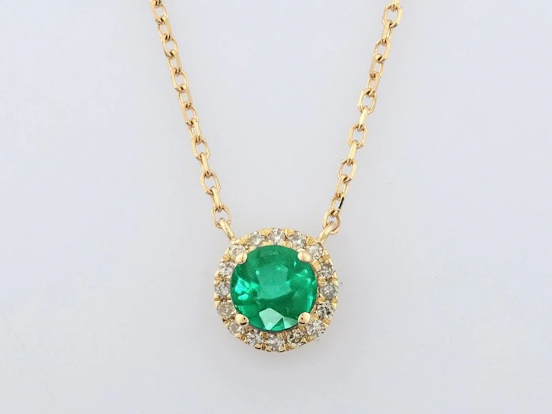 Necklace with pendant - 14 kt. Yellow gold - 0.30ct. tw. Emerald - Diamond