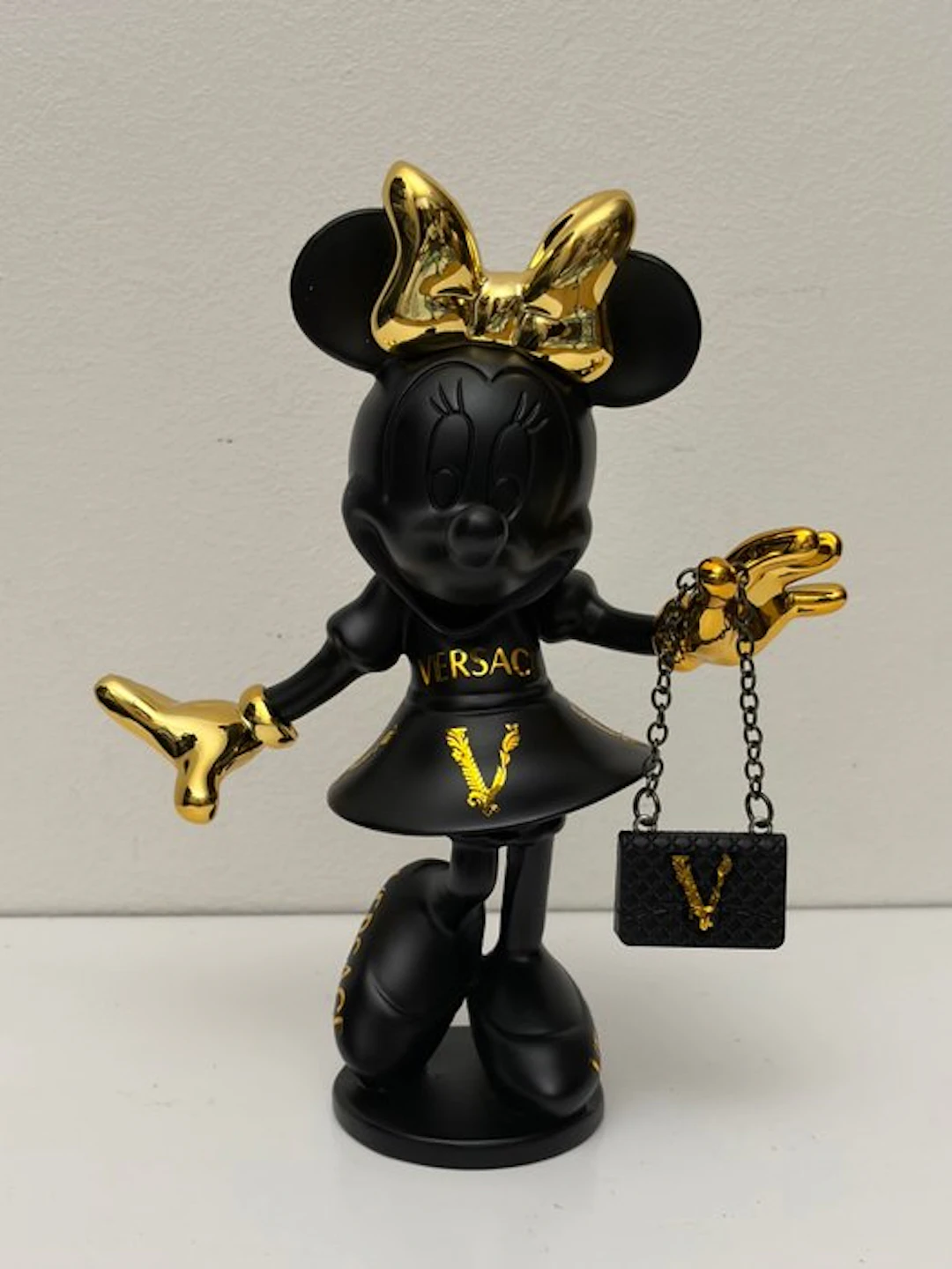GF Exclusives - Versace x Minnie Mouse