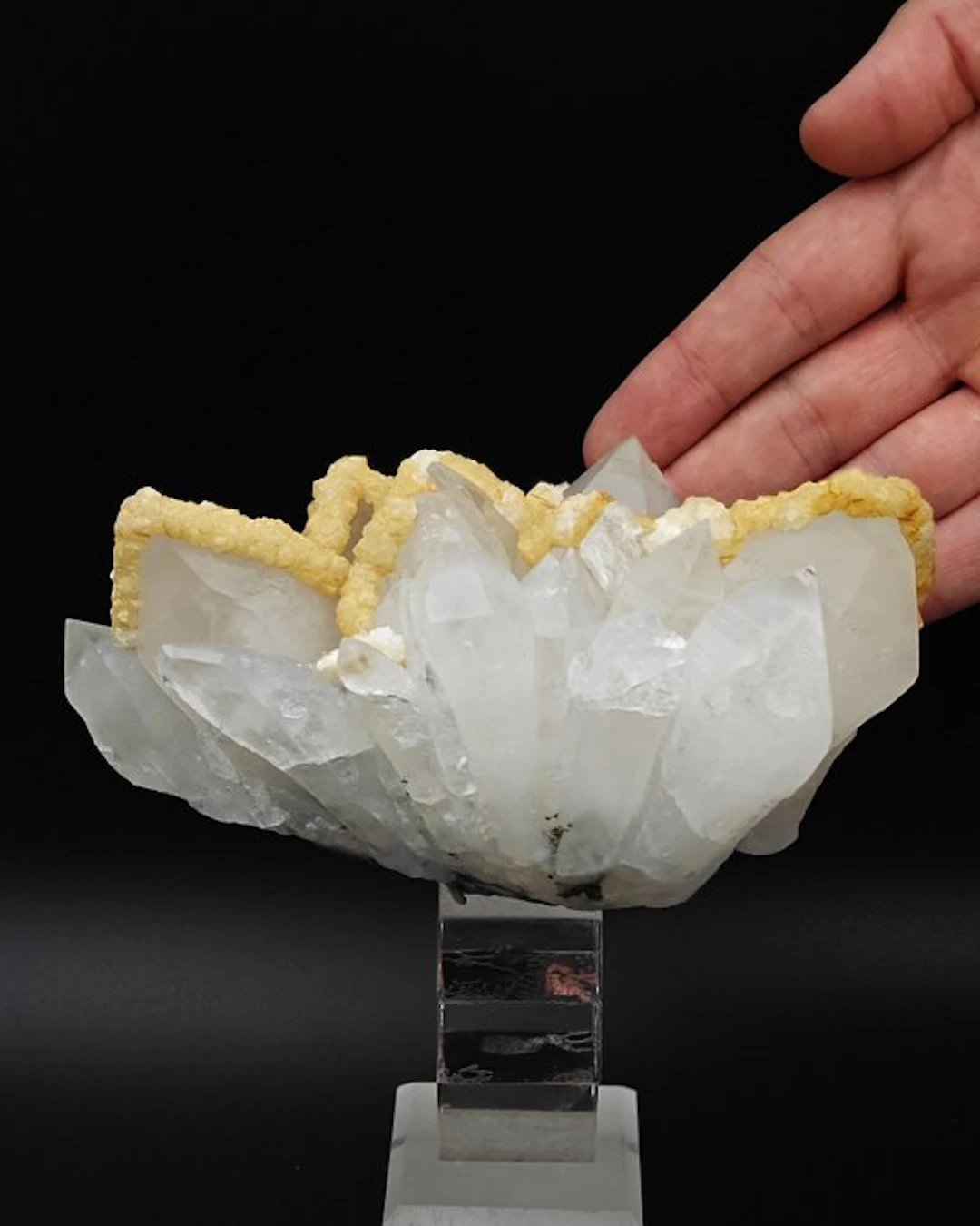 Aesthetic white quartz with yellow dolomite