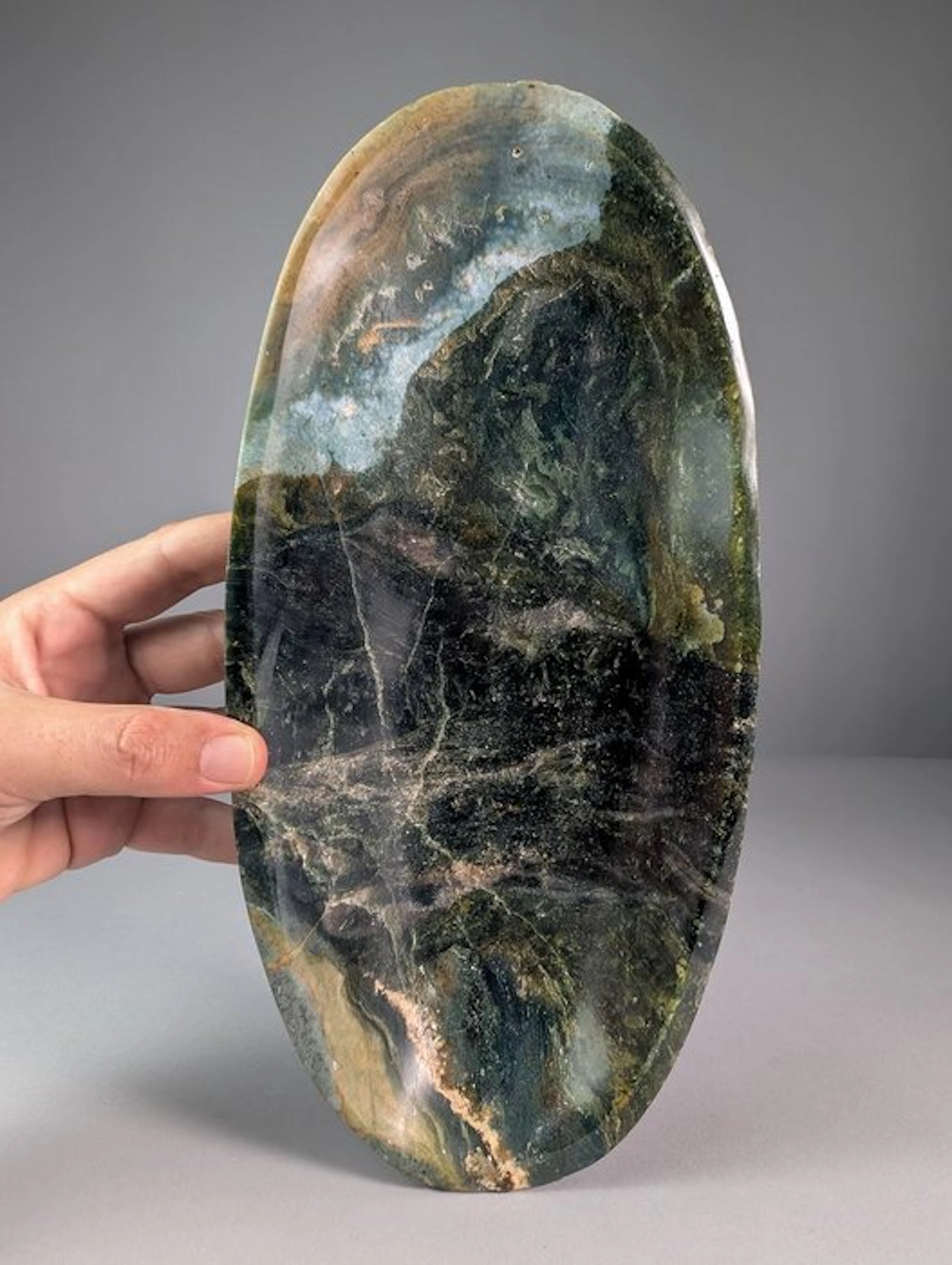 Polished Green Jasper Bowl - Height: 32.5 cm - Width: 16 cm- 2980 g