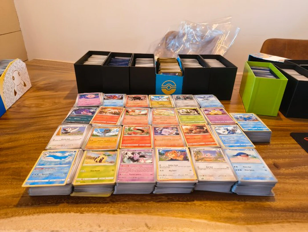 Pokémon - 2500 Bulk cards - Various sets
