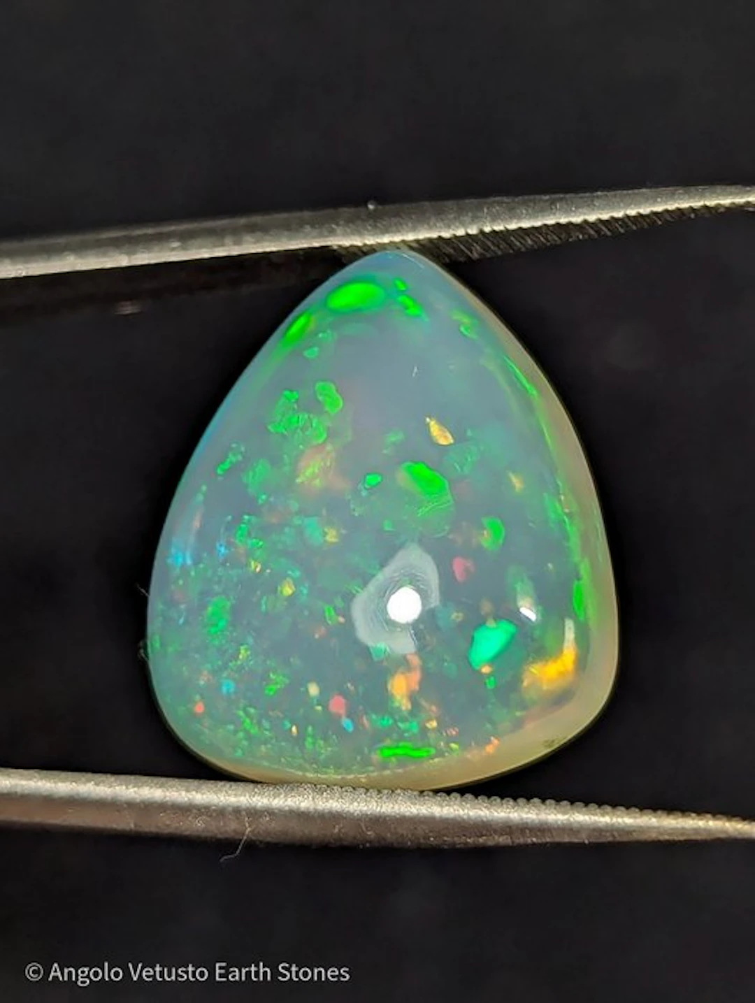 6.79 ct - Exceptional Natural Ethiopian Opal – Vivid...