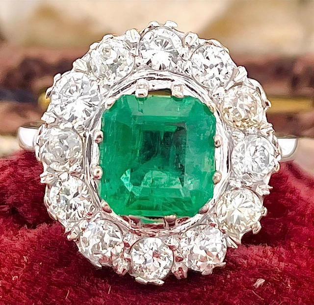 Ring - 18 kt. White gold Emerald - Diamond