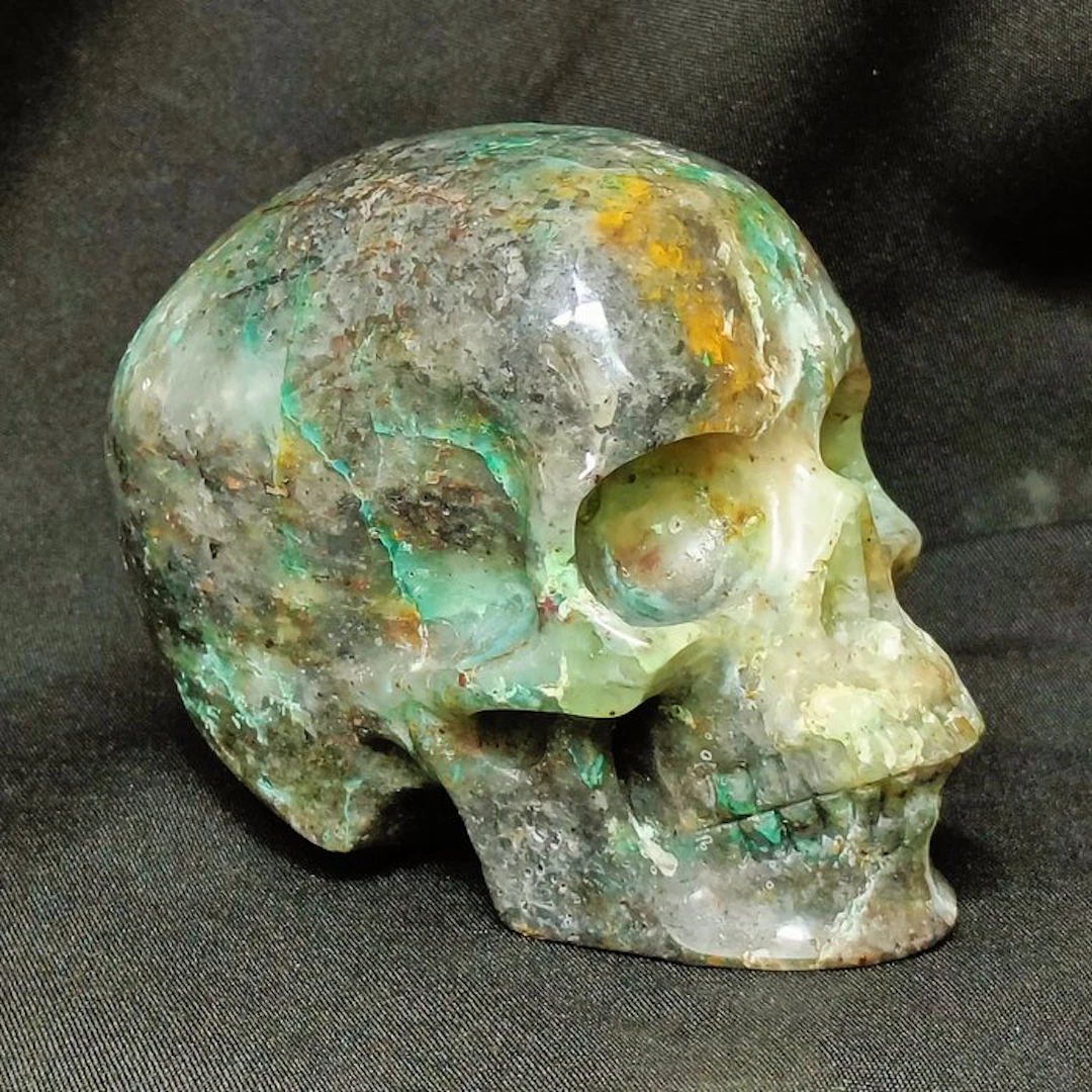 Chrysocolla Extraordinary hand-carved human skull in...