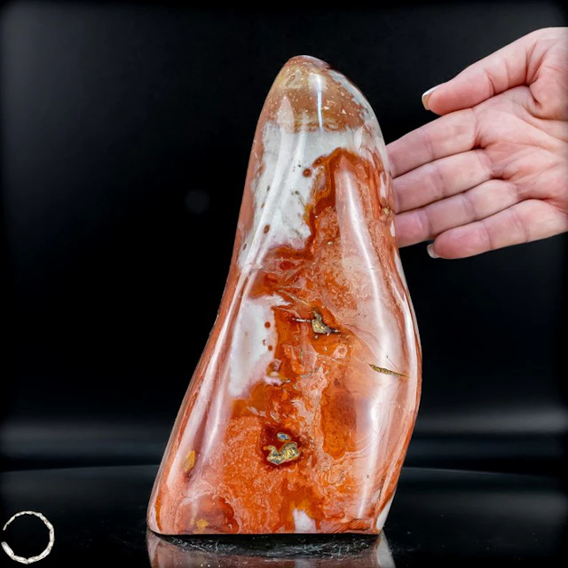 Expressive polychrome jasper Freeform with vibrant color play.- 2058.88 g