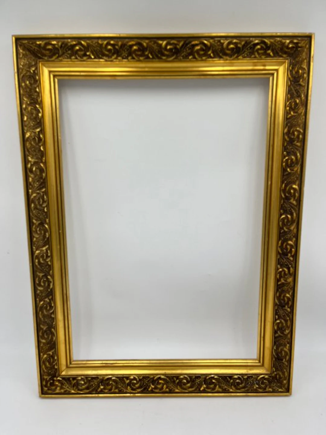 Frame - Wood - Golden frame