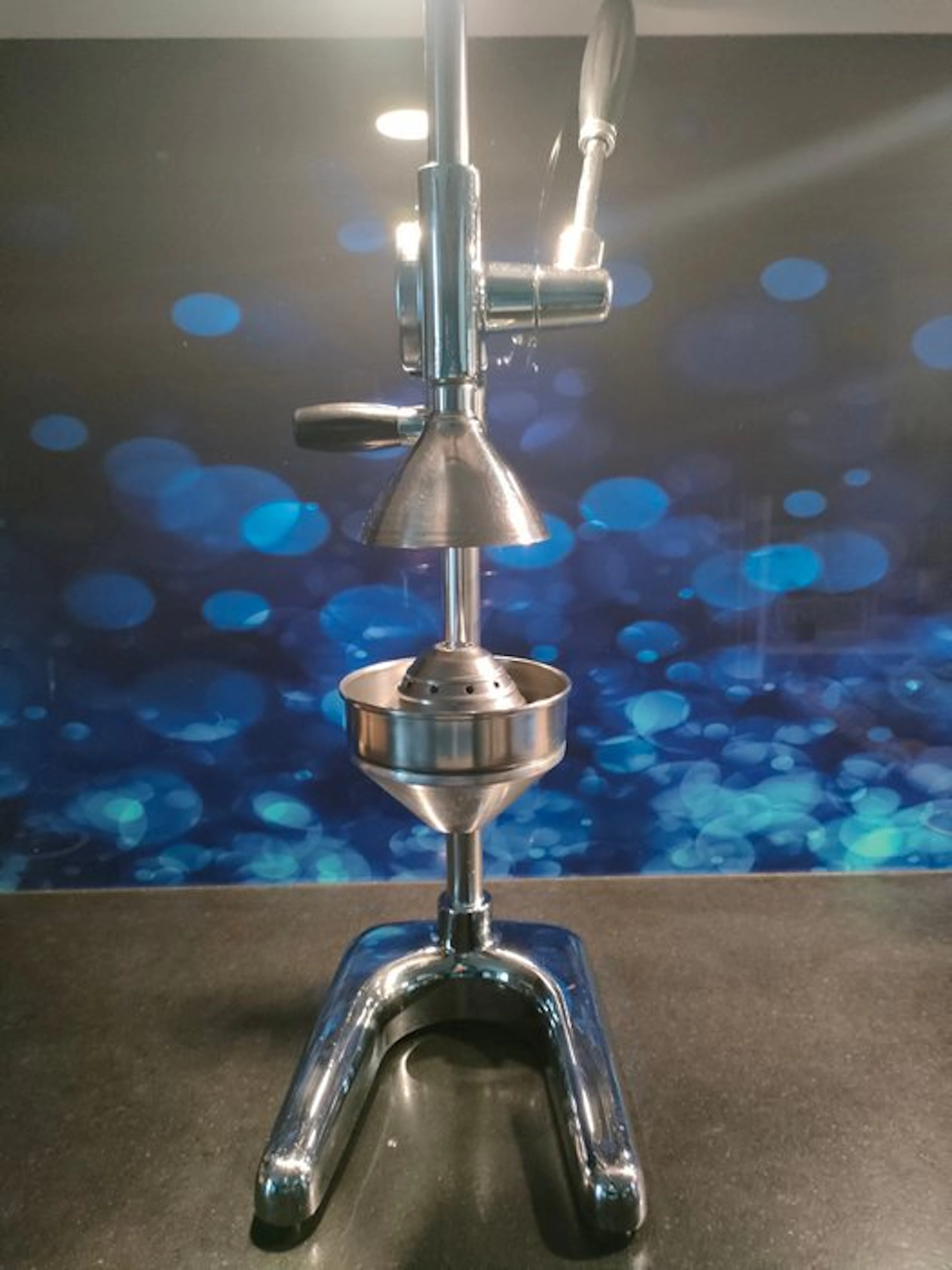 Juicer - Semi-professional - stainless steel and chrome