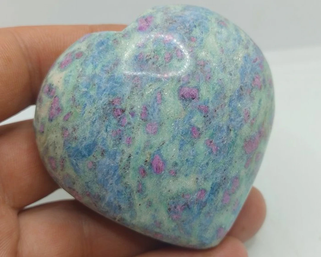 Ruby in Zoisite - Heart- 196 g