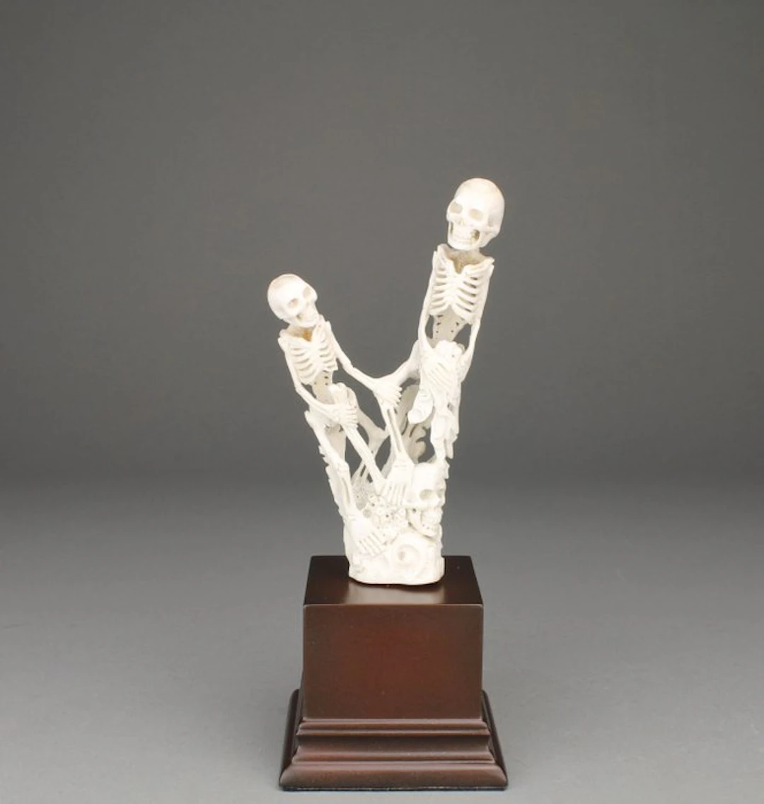 Carving, Memento mori - 19.5 cm - Horn - 1900