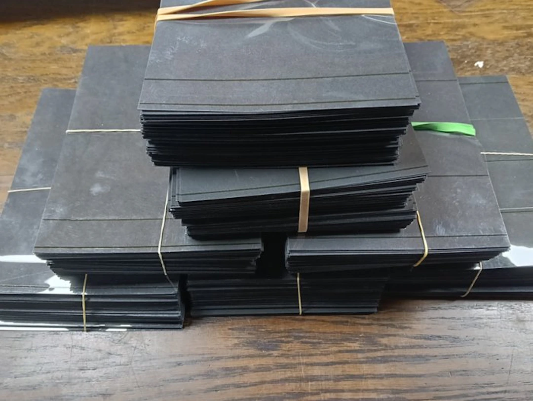World - 700 neatly used insert cards from year sets