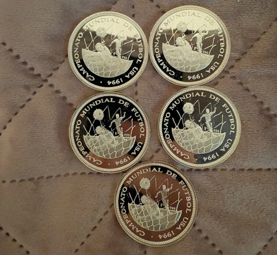 Equatorial Guinea. 7000 Francos 1994, 5 x Coins (No reserve price)