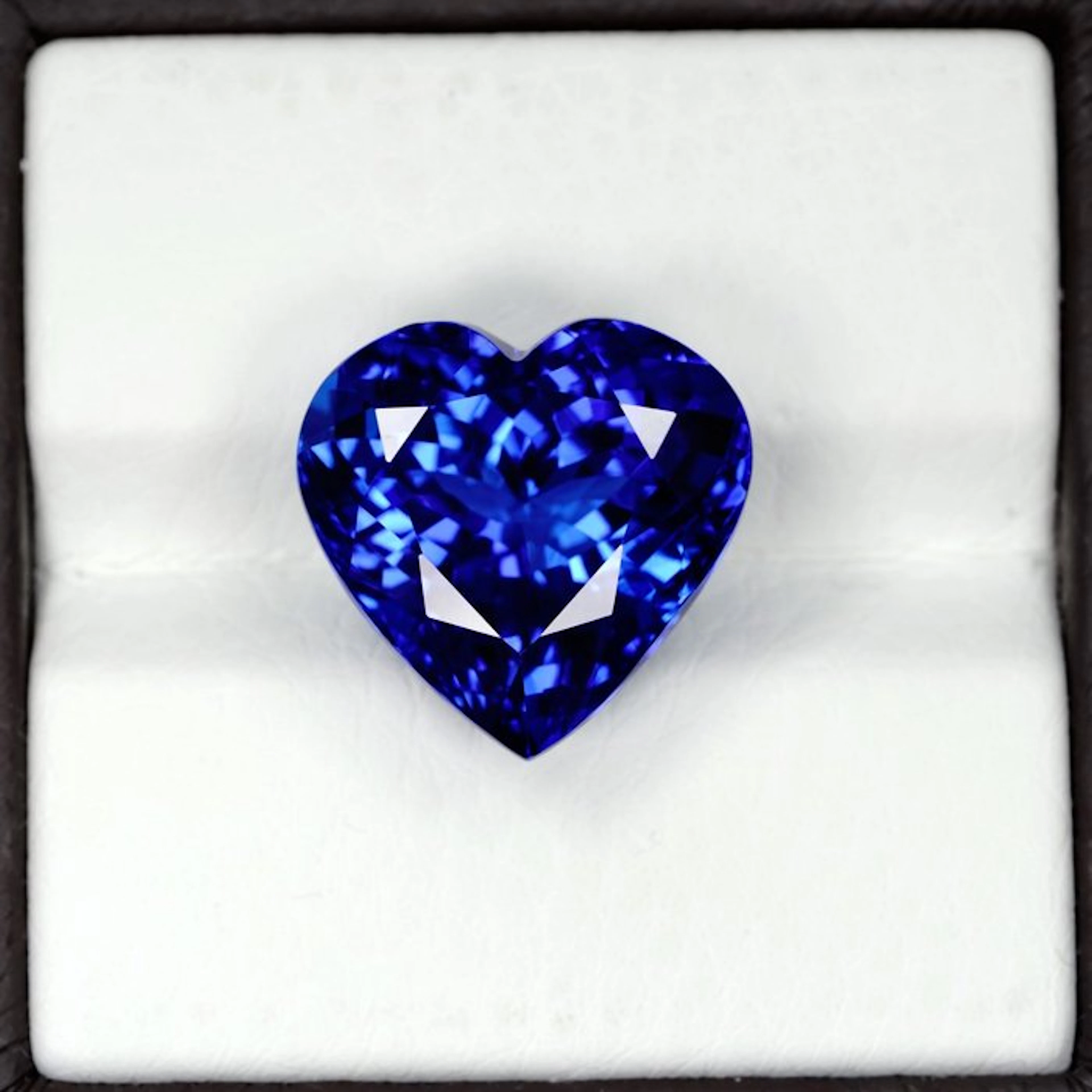 1 pcs Blue, Violet Tanzanite - 19.99 ct - Gemological Institute of