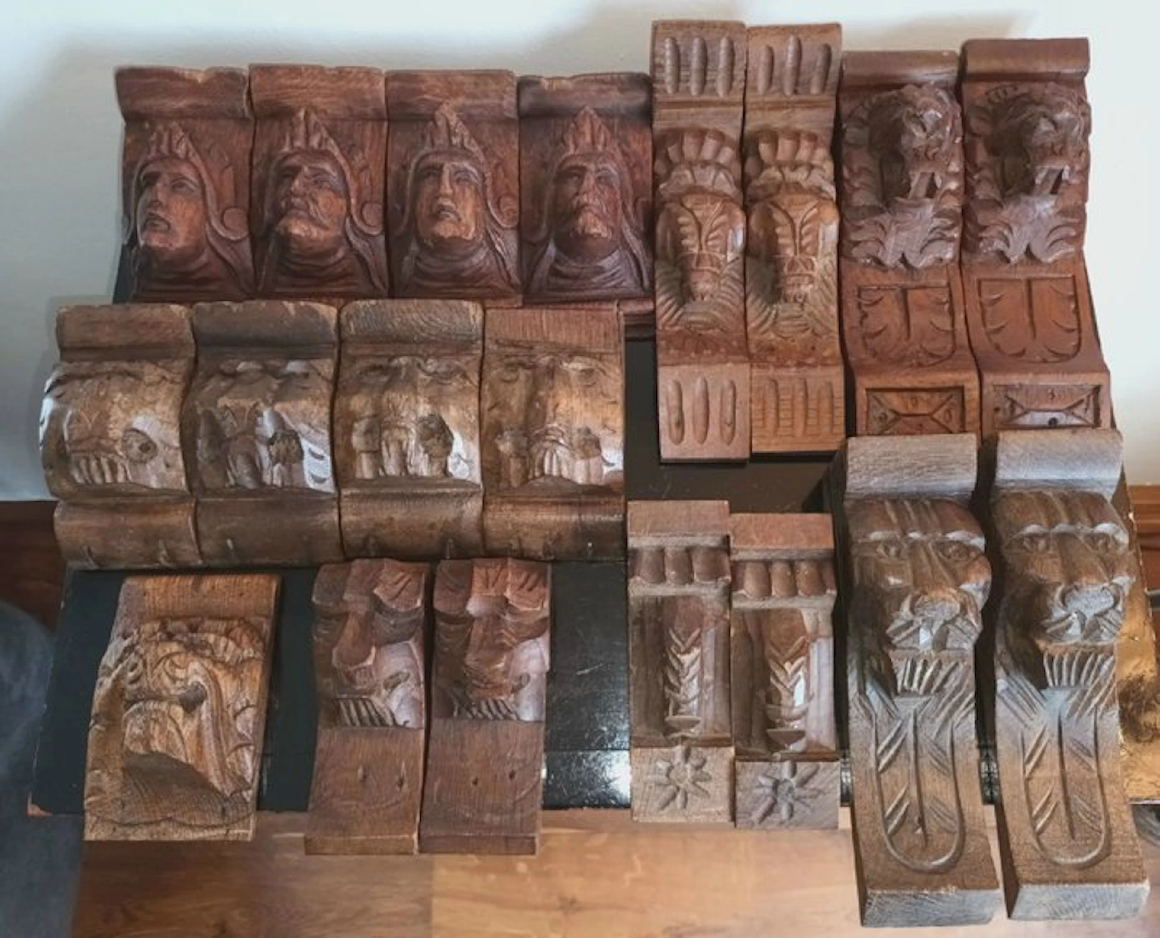 Decorative ornament (19) - France - Beautiful collection of woodcarving.